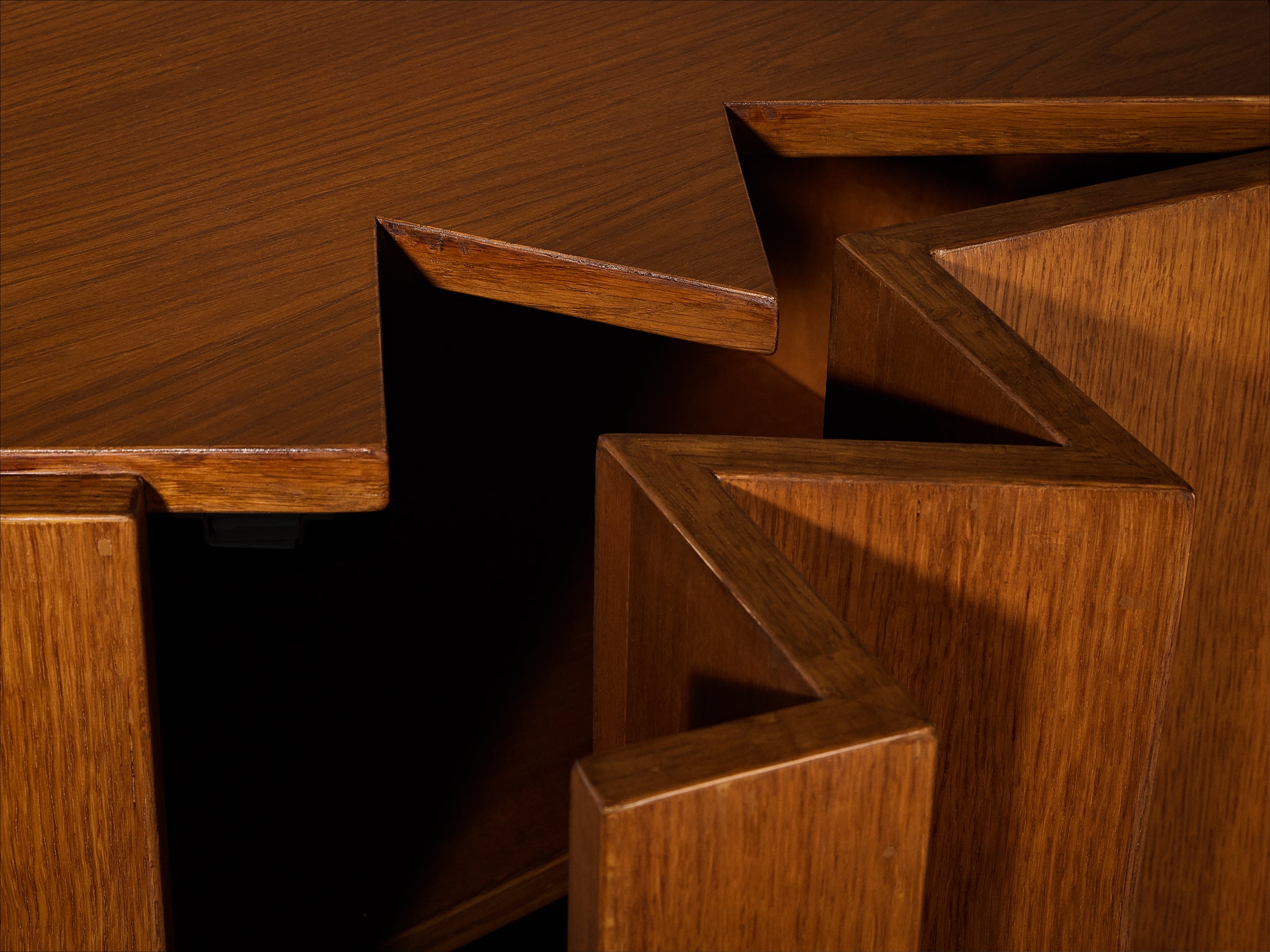Giuseppe Rivadossi for Officina Rivadossi Unique Sculptural Wall-Mounted Oak Cabinet Case pieces and storage cabinets Morentz