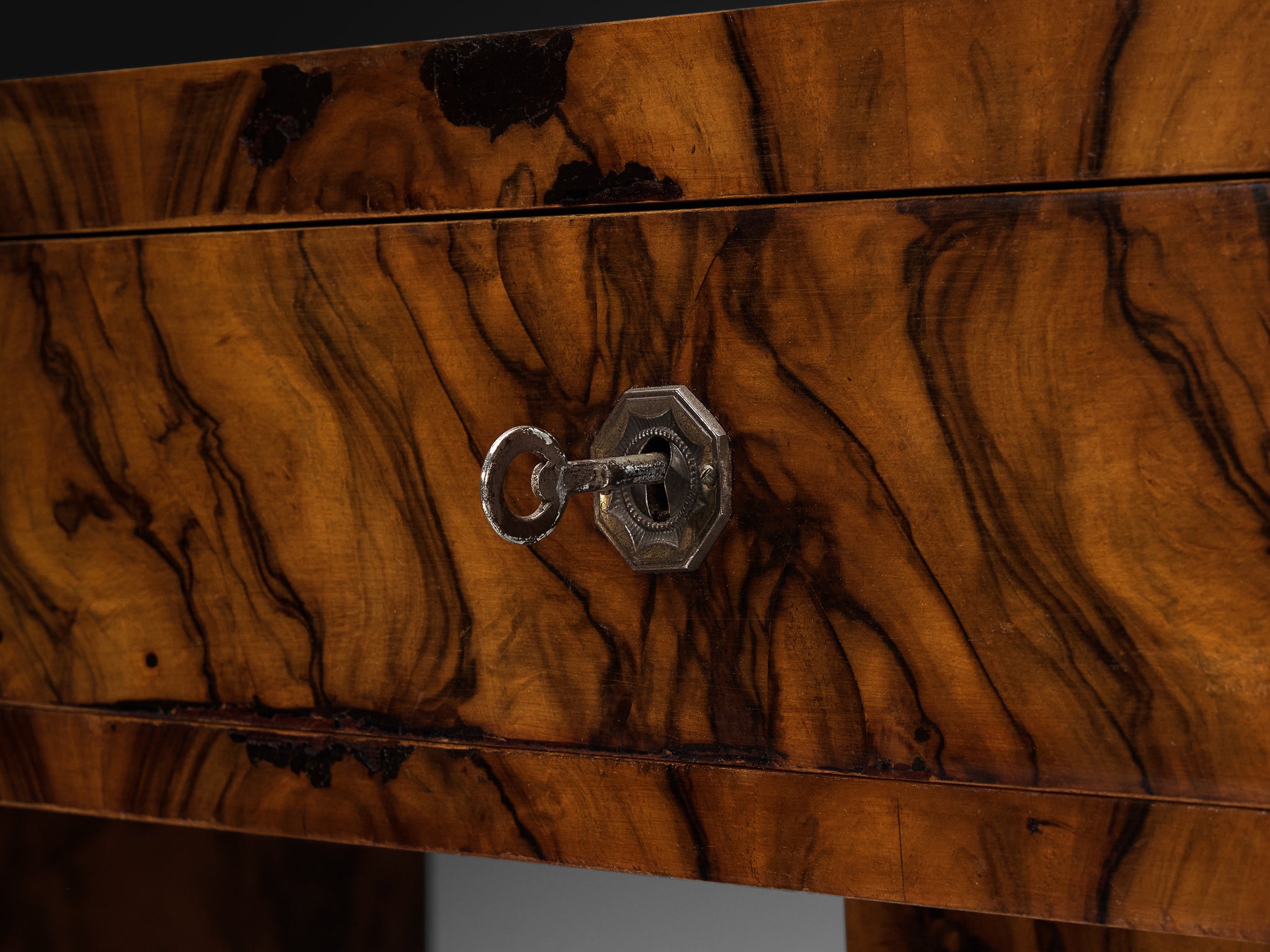 1930s Italian Art Deco Monumental Executive Desk in Walnut Burl Tables Morentz