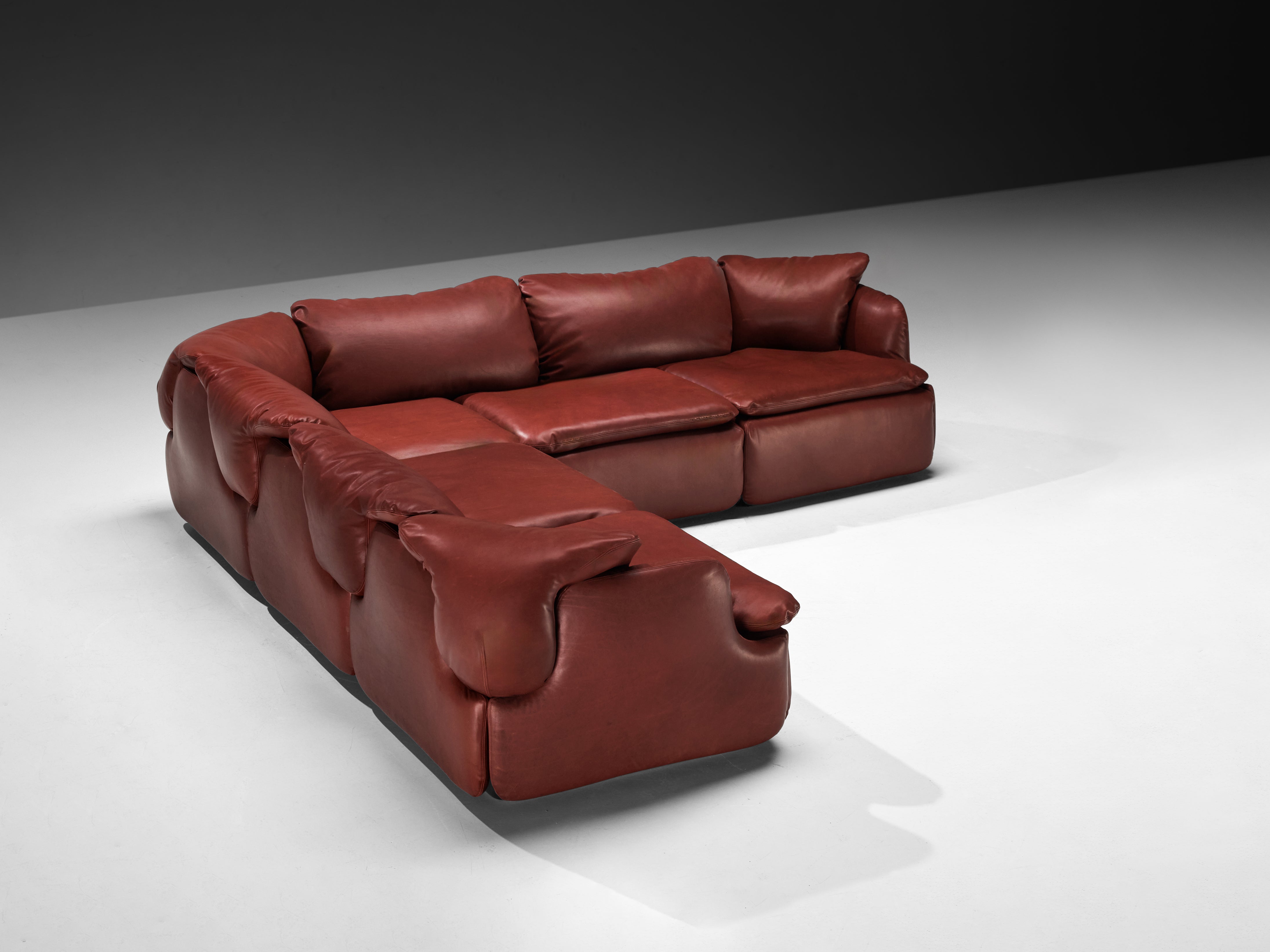 Alberto Rosselli for Saporiti Confidential Corner Sofa in Burgundy Leather Seating Morentz