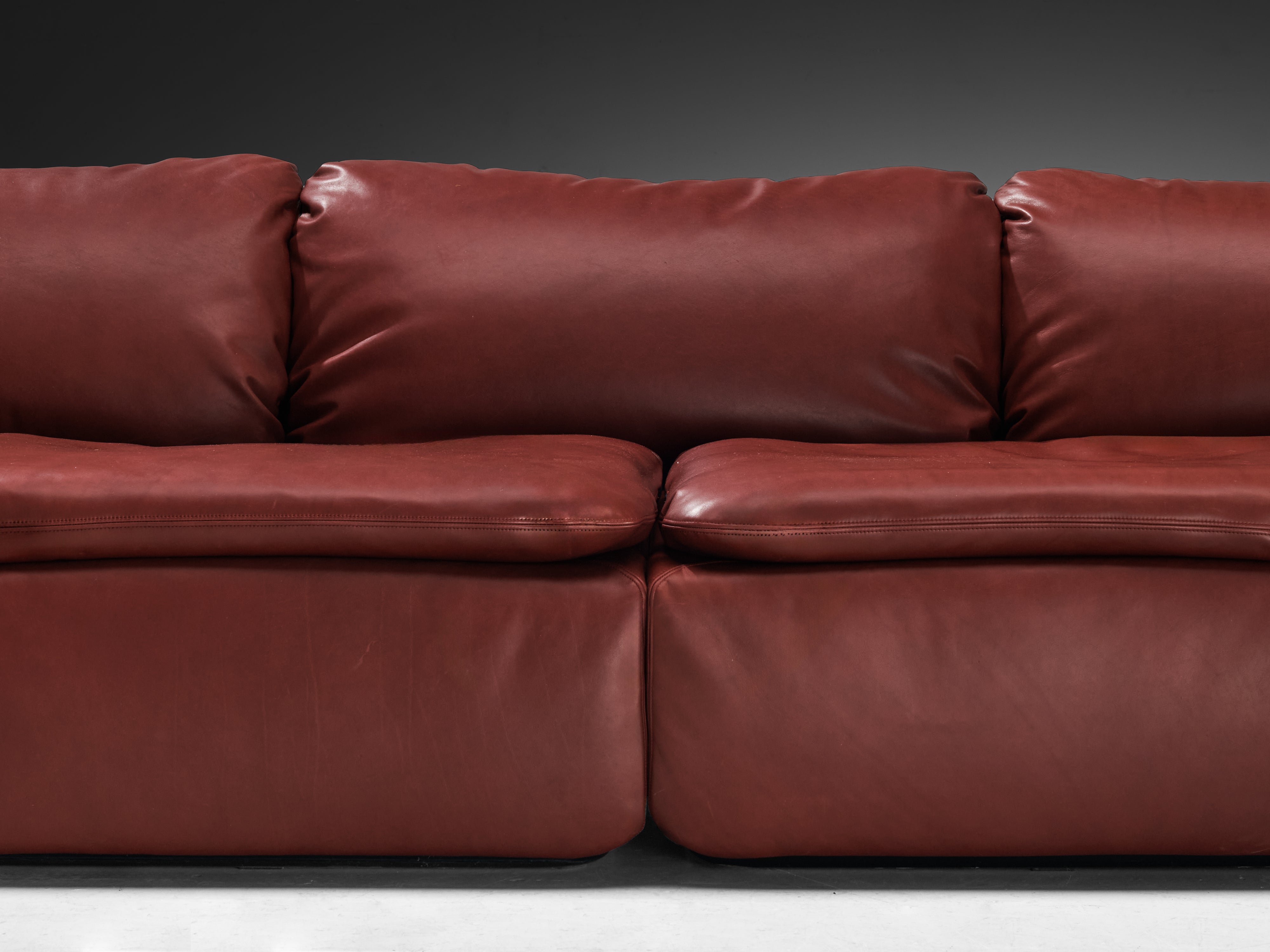 Alberto Rosselli for Saporiti Confidential Corner Sofa in Burgundy Leather Seating Morentz