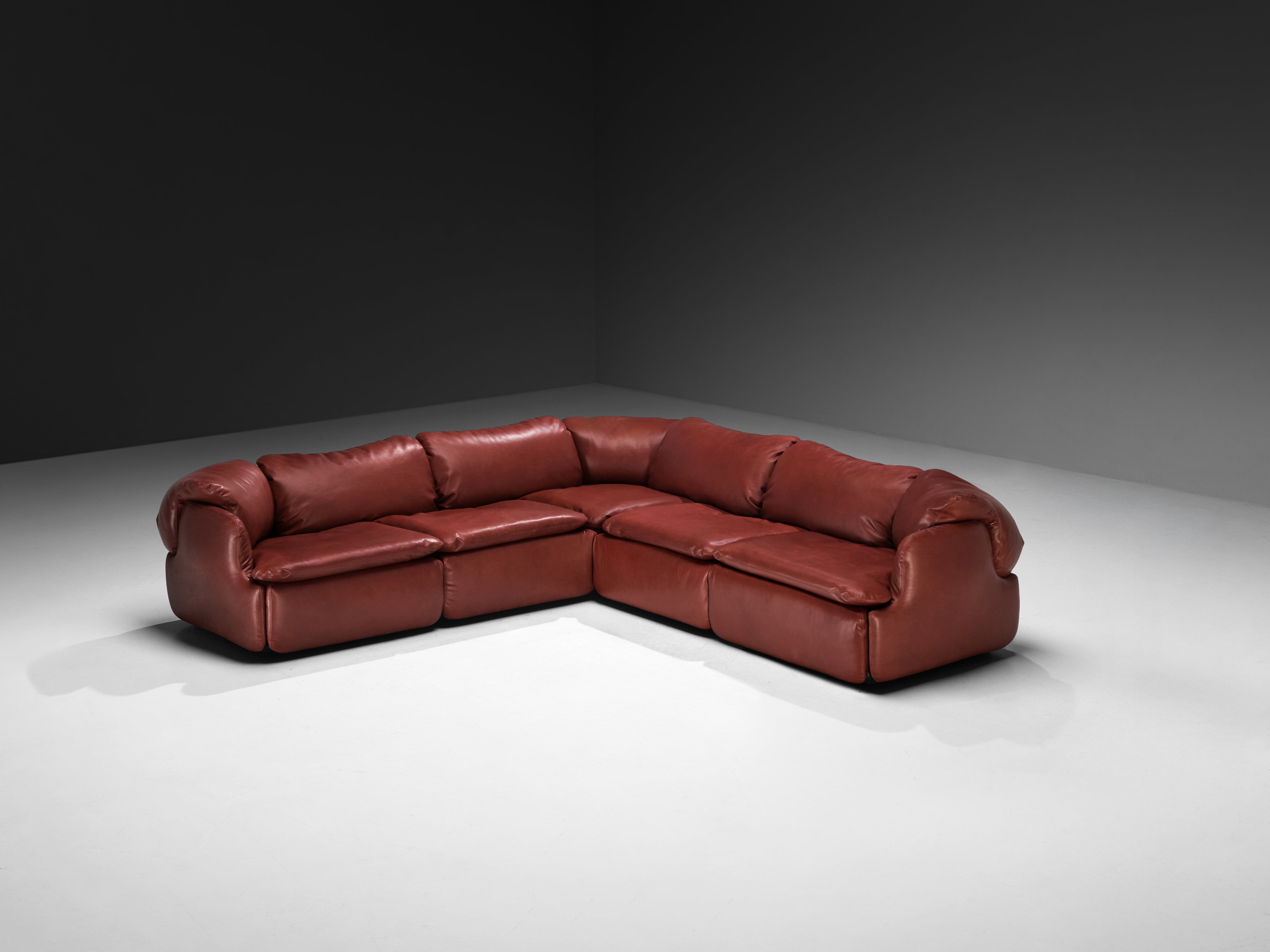 Alberto Rosselli for Saporiti Confidential Corner Sofa in Burgundy Leather Seating Morentz