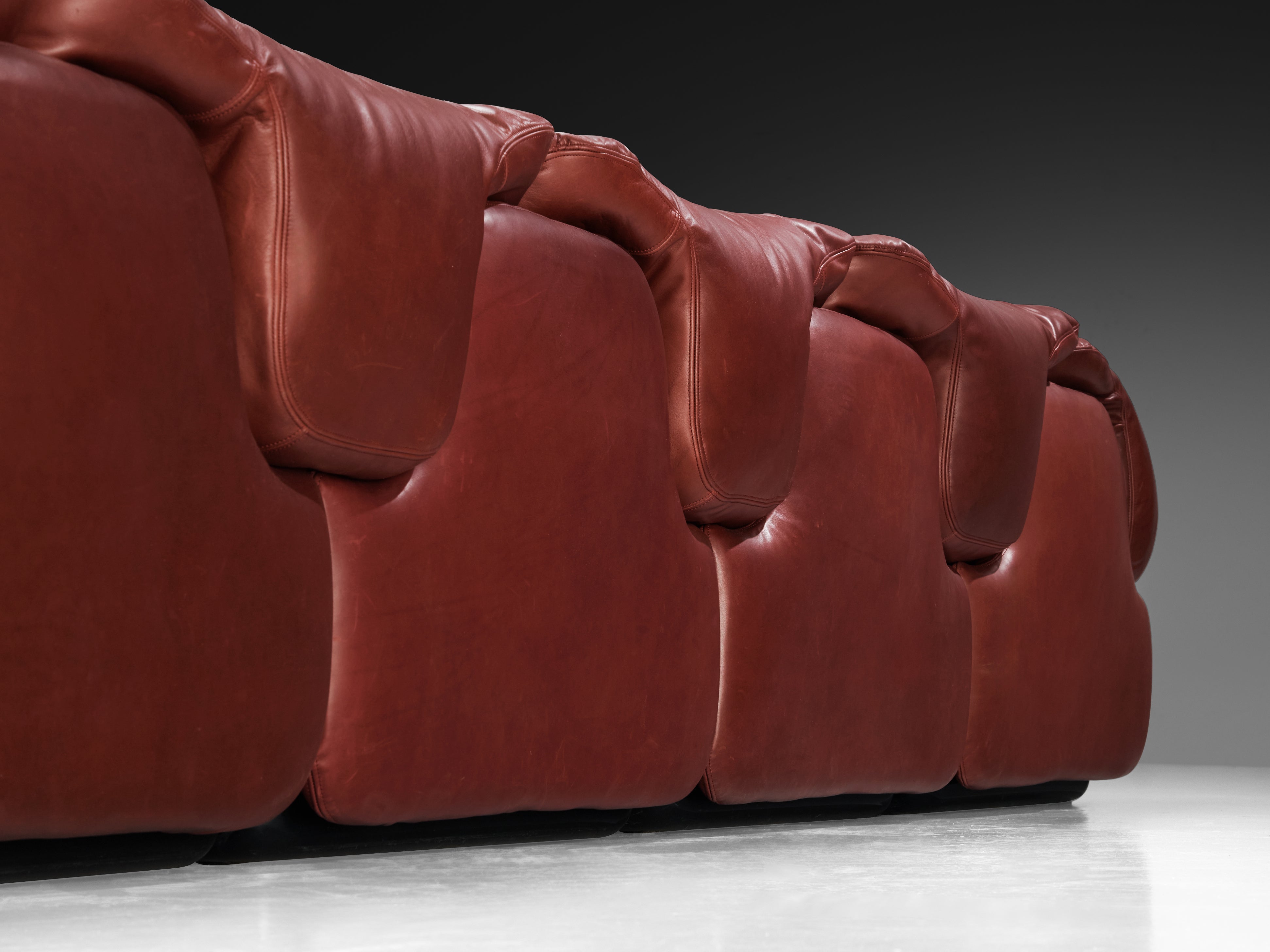 Alberto Rosselli for Saporiti Confidential Corner Sofa in Burgundy Leather Seating Morentz