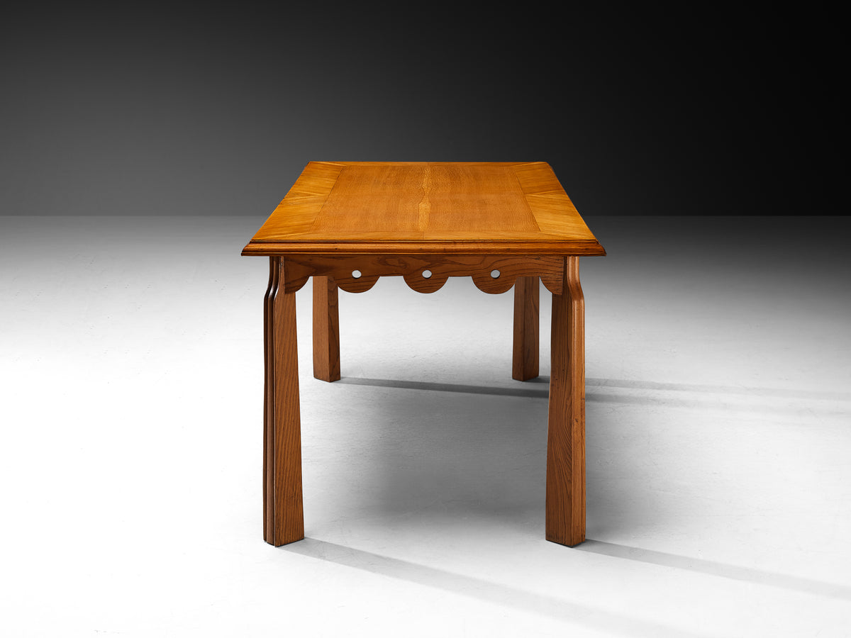 1940s Italian Hand-Carved Dining Table in Oak with Scalloped Rim Tables Morentz