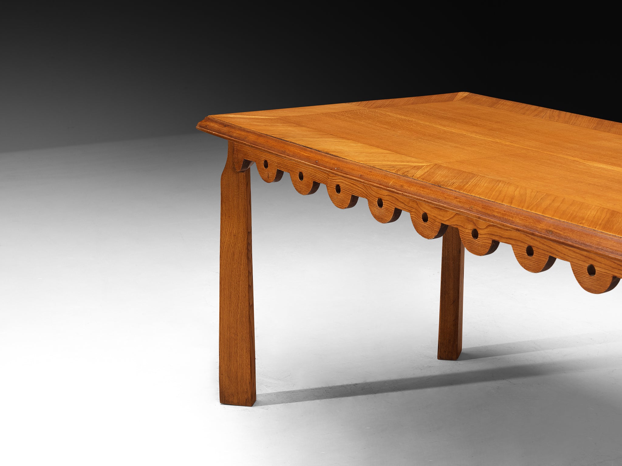 1940s Italian Hand-Carved Dining Table in Oak with Scalloped Rim Tables Morentz