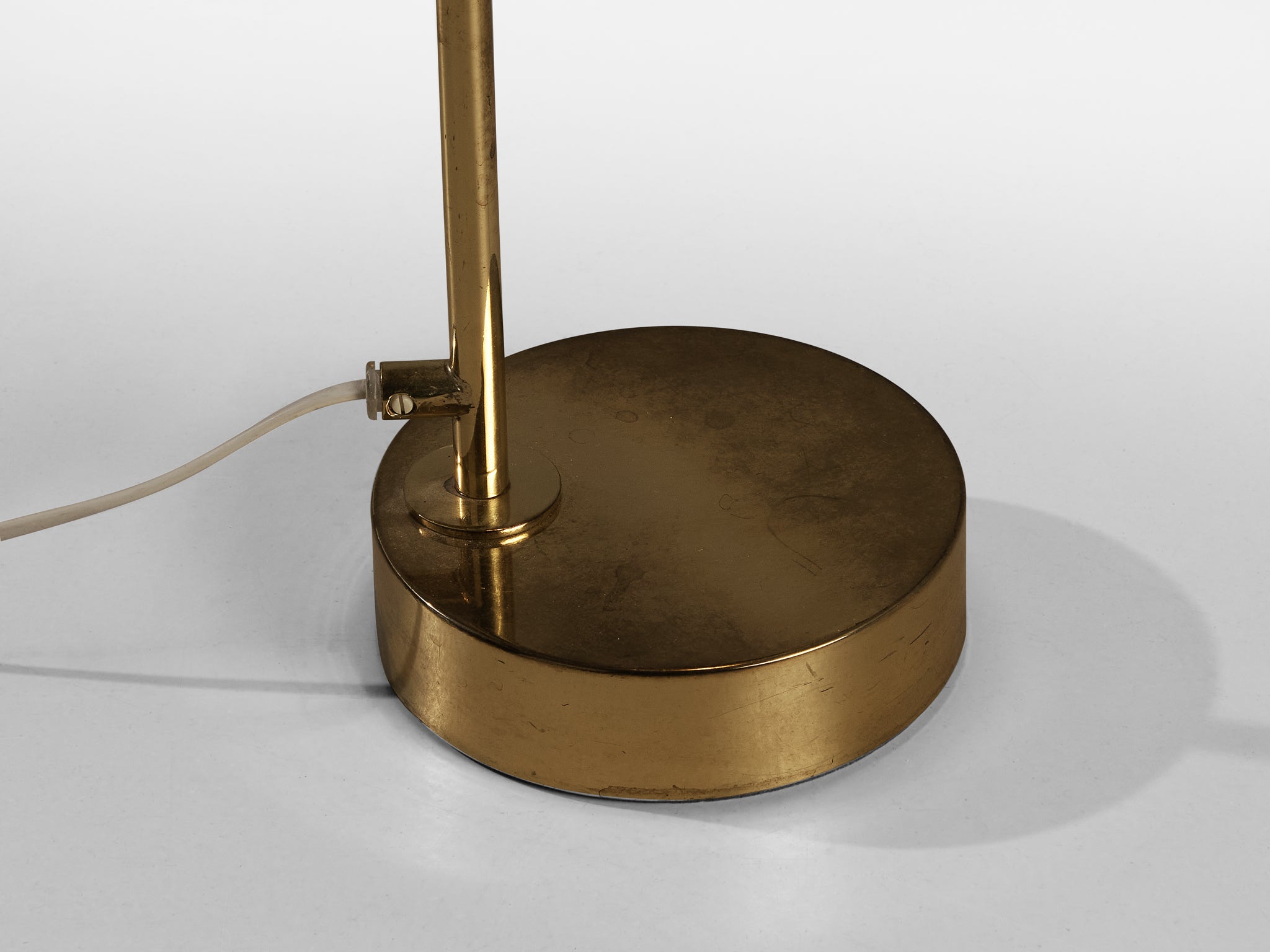 Hans-Agne Jakobsson 'Fringe' 'G-109 Floor lamp in Brass and Silk Lighting Morentz