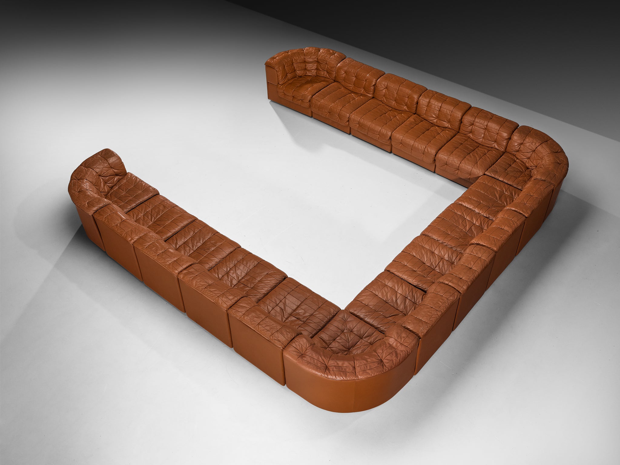 Rare Large-Scale De Sede DS 11 Modular Sofa Consisting of Sixteen Elements Seating Morentz