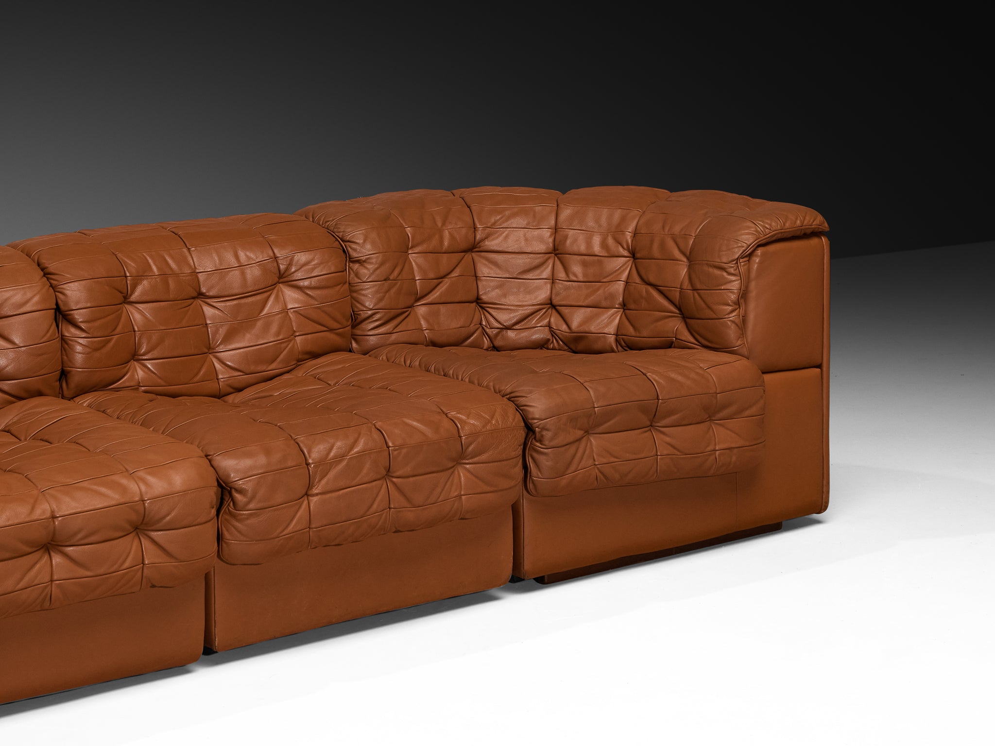 Rare Large-Scale De Sede DS 11 Modular Sofa Consisting of Sixteen Elements Seating Morentz