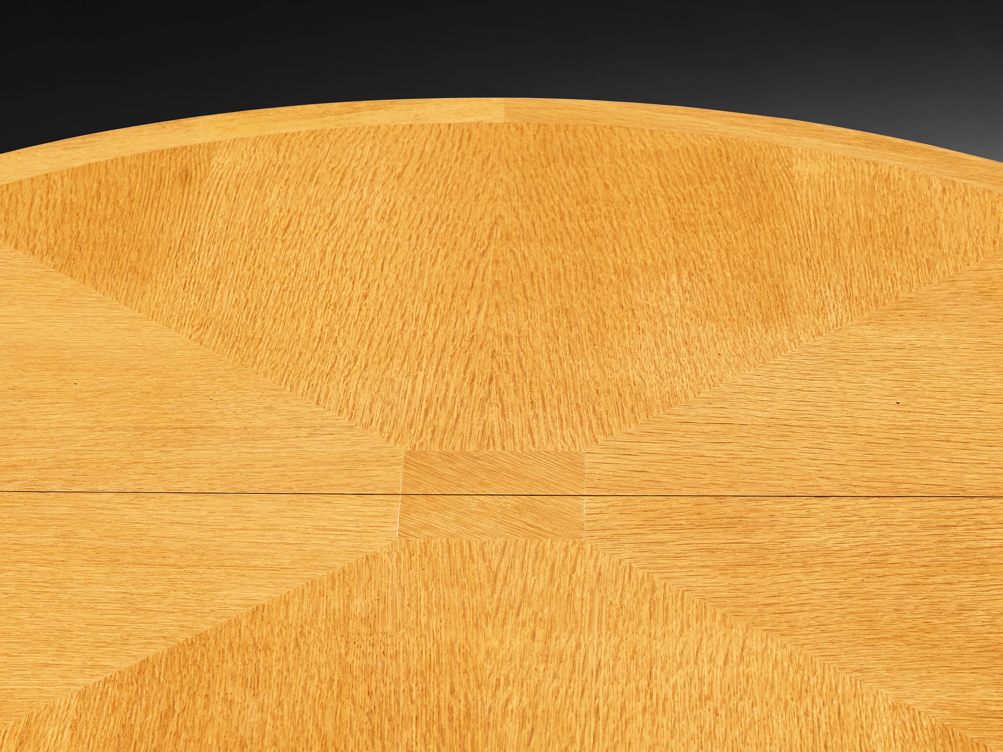 Guillerme & Chambron Extendable Round Dining Table in Oak Tables Morentz