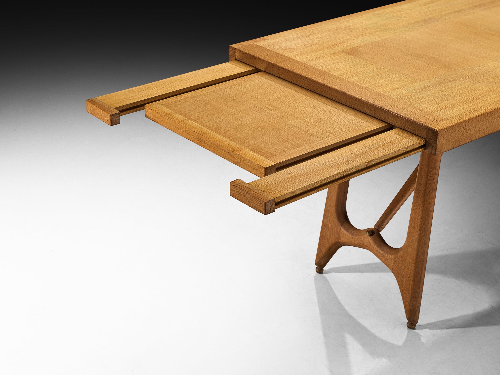 Guillerme & Chambron Extendable Dining Table in Solid Oak Tables Morentz