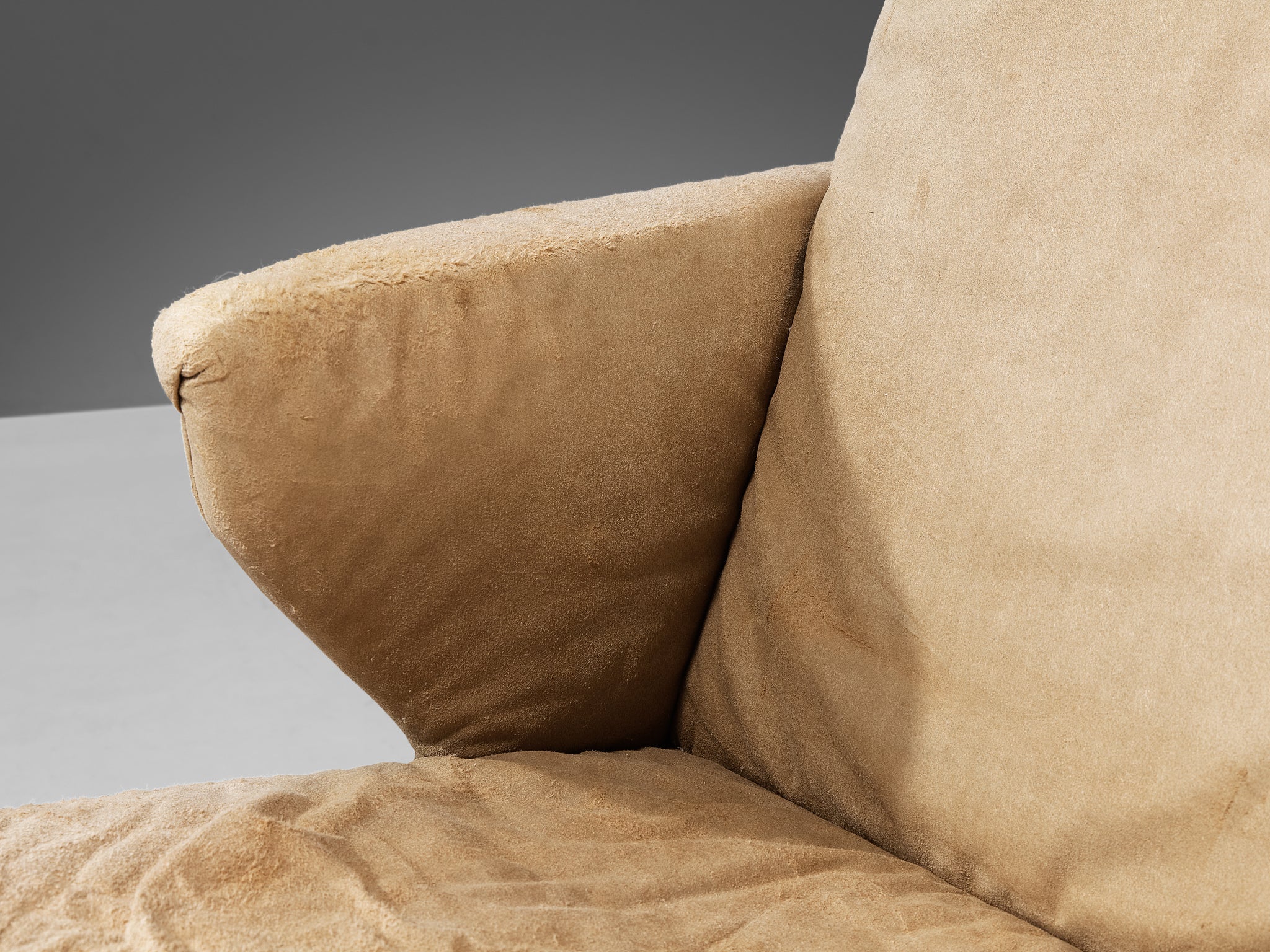 Lounge Chair in Beige Upholstery seating Morentz