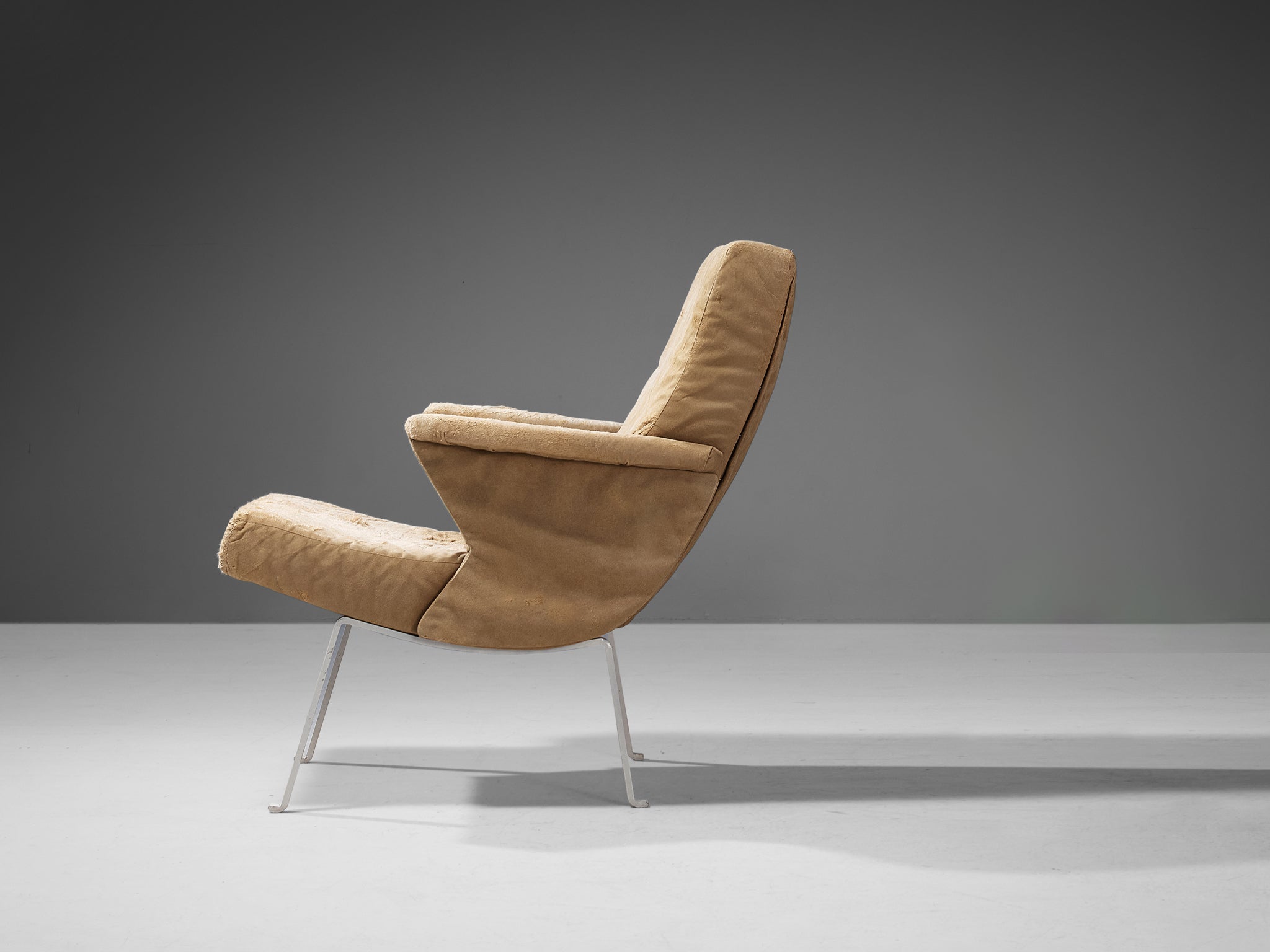 Lounge Chair in Beige Upholstery seating Morentz
