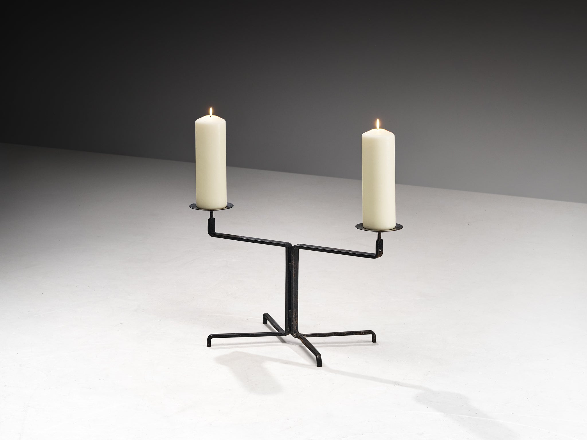 1950s Minimalist Floor Candle Holder in Steel Decorative objects Morentz