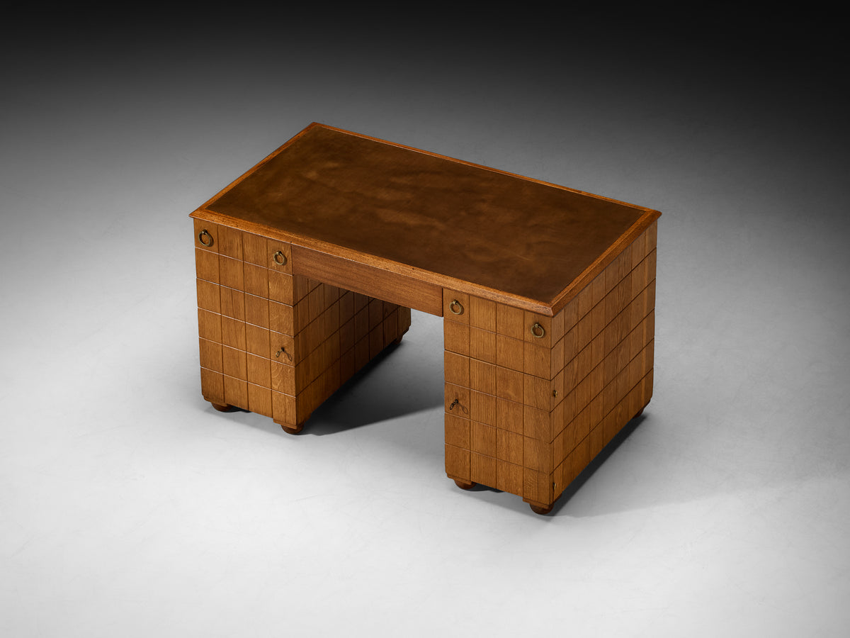 1920s Georges Chevalier for La Maîtrise Rare Desk in Oak and Leather Tables Morentz