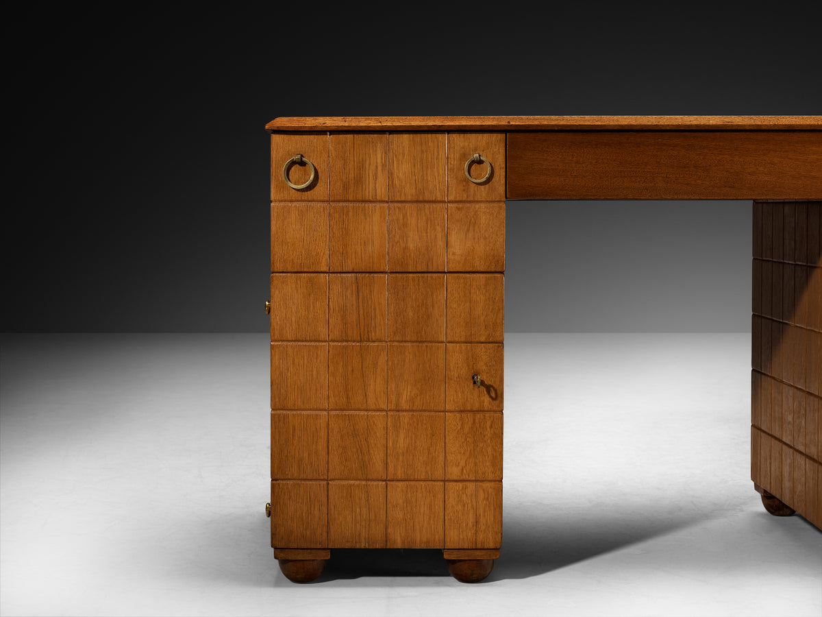 1920s Georges Chevalier for La Maîtrise Rare Desk in Oak and Leather Tables Morentz