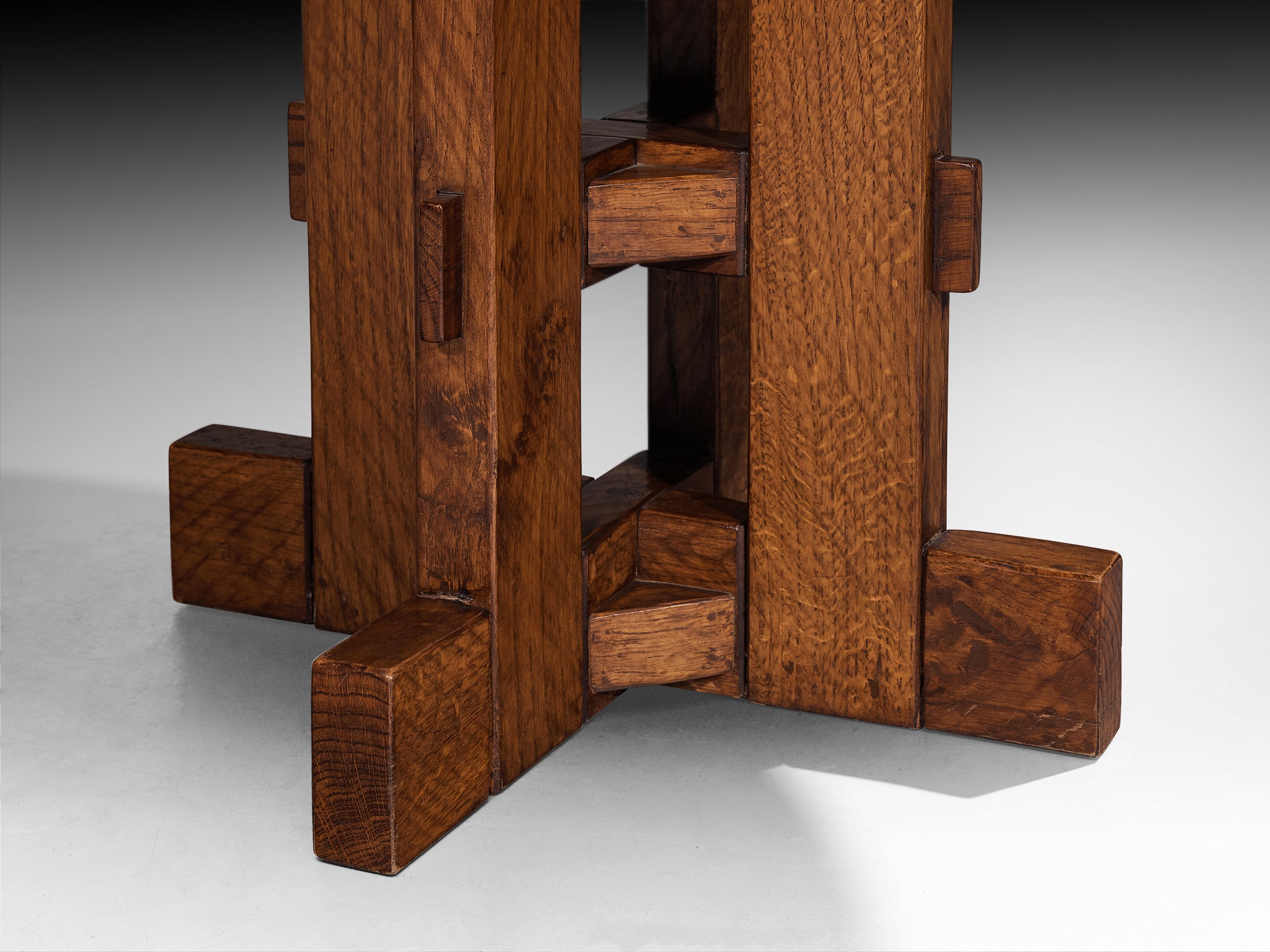 Giuseppe Rivadossi for Officina Rivadossi Round Dining Table in Oak Tables Morentz