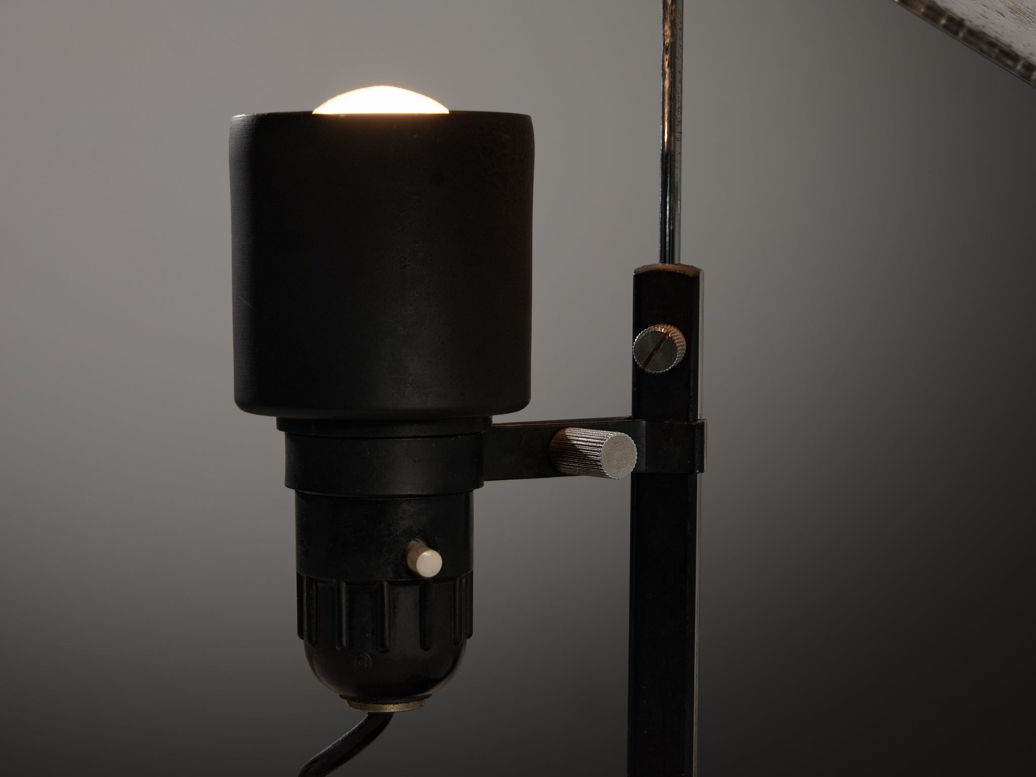 Rare Gino Sarfatti for Arteluce Table Lamp with Reflective Screen Lighting Morentz