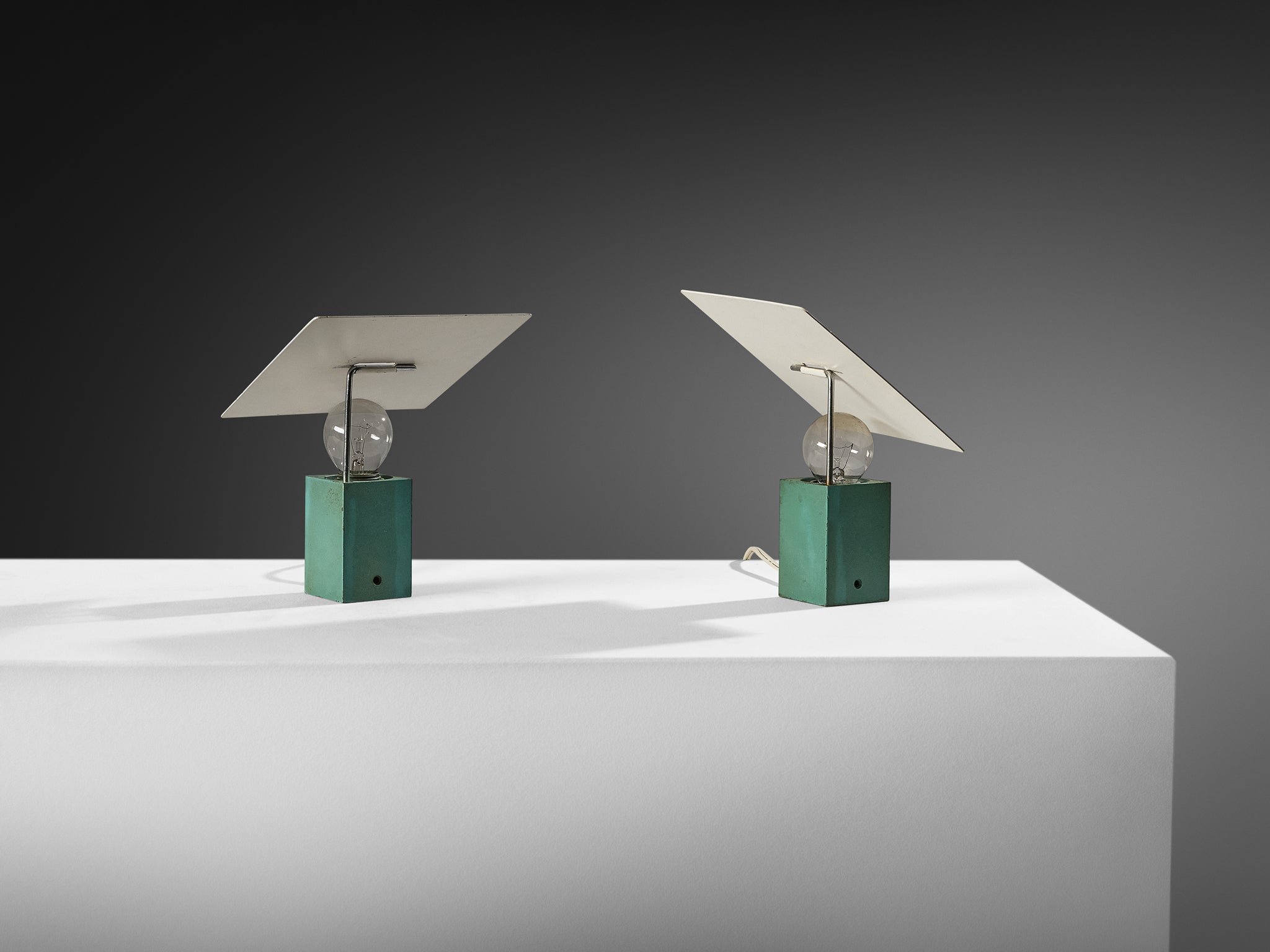 Rare Antonio Macchi For Arteluce Pair of '610' Table Lamps Lighting Morentz