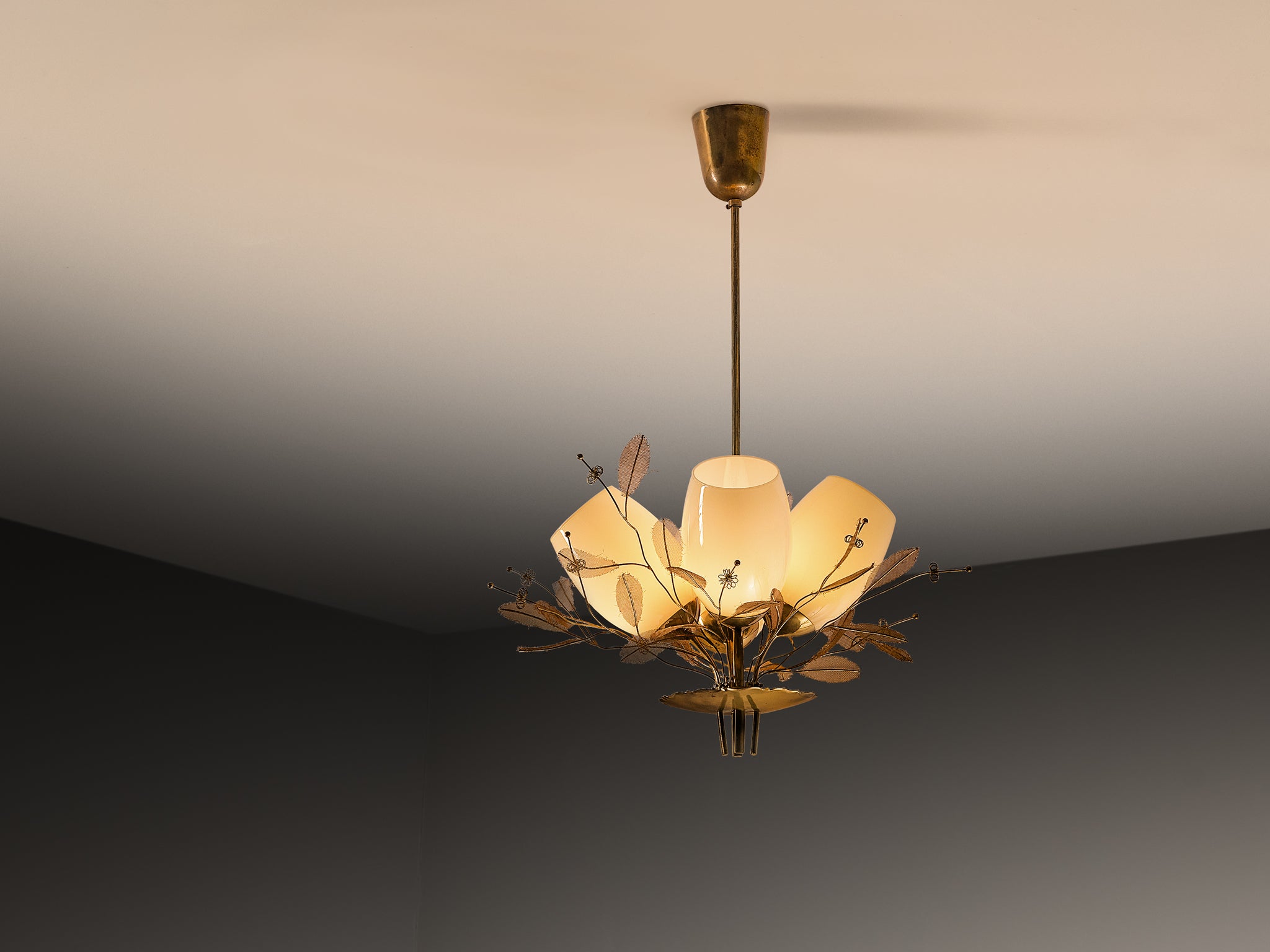 Paavo Tynell for Taito Oy 'Concerto' Chandelier in Brass and Beige Glass Lighting Morentz