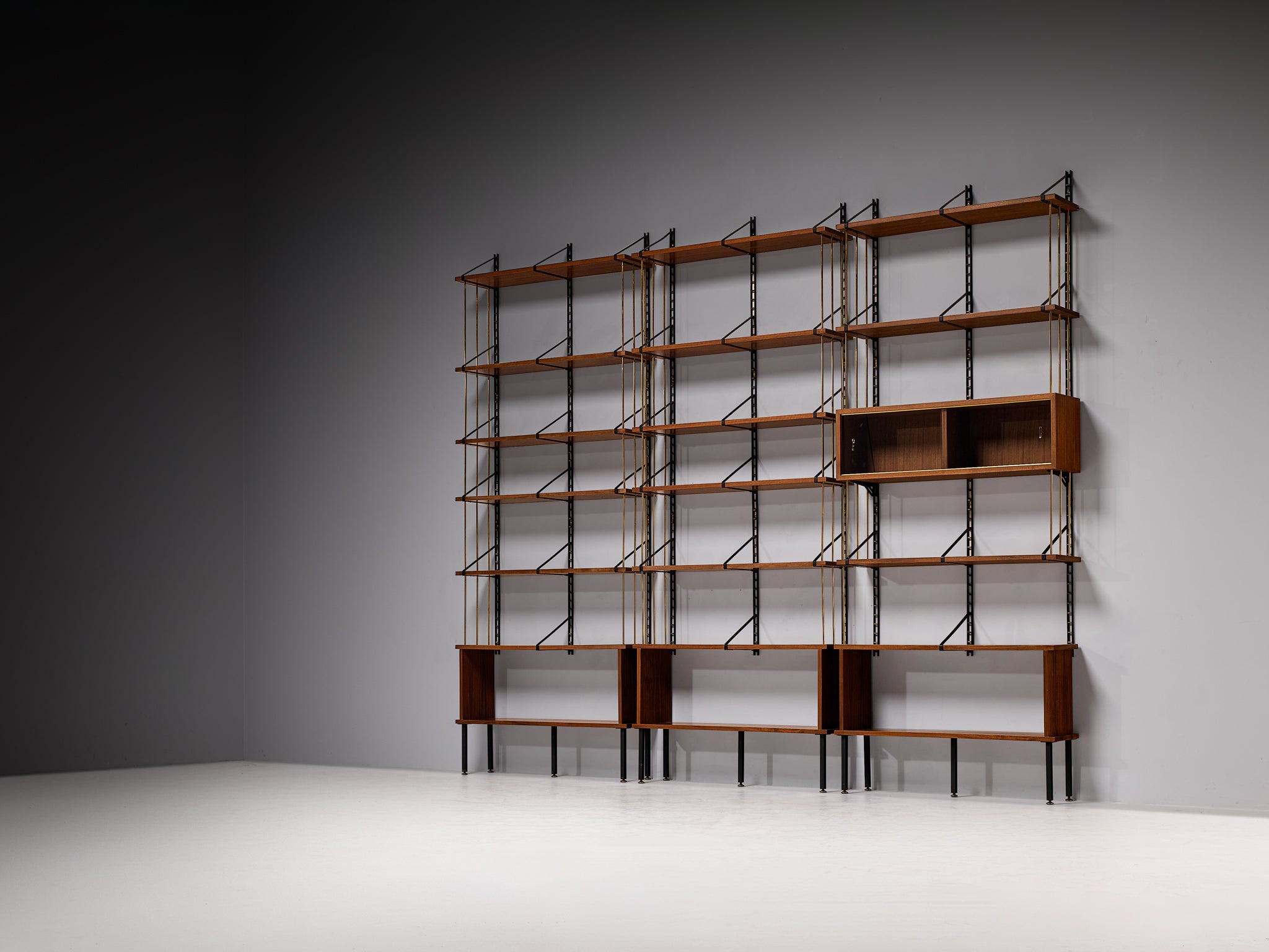 Large Italian Modular Wall Unit in Walnut, Brass and Steel 1960s Width 311cm/122in