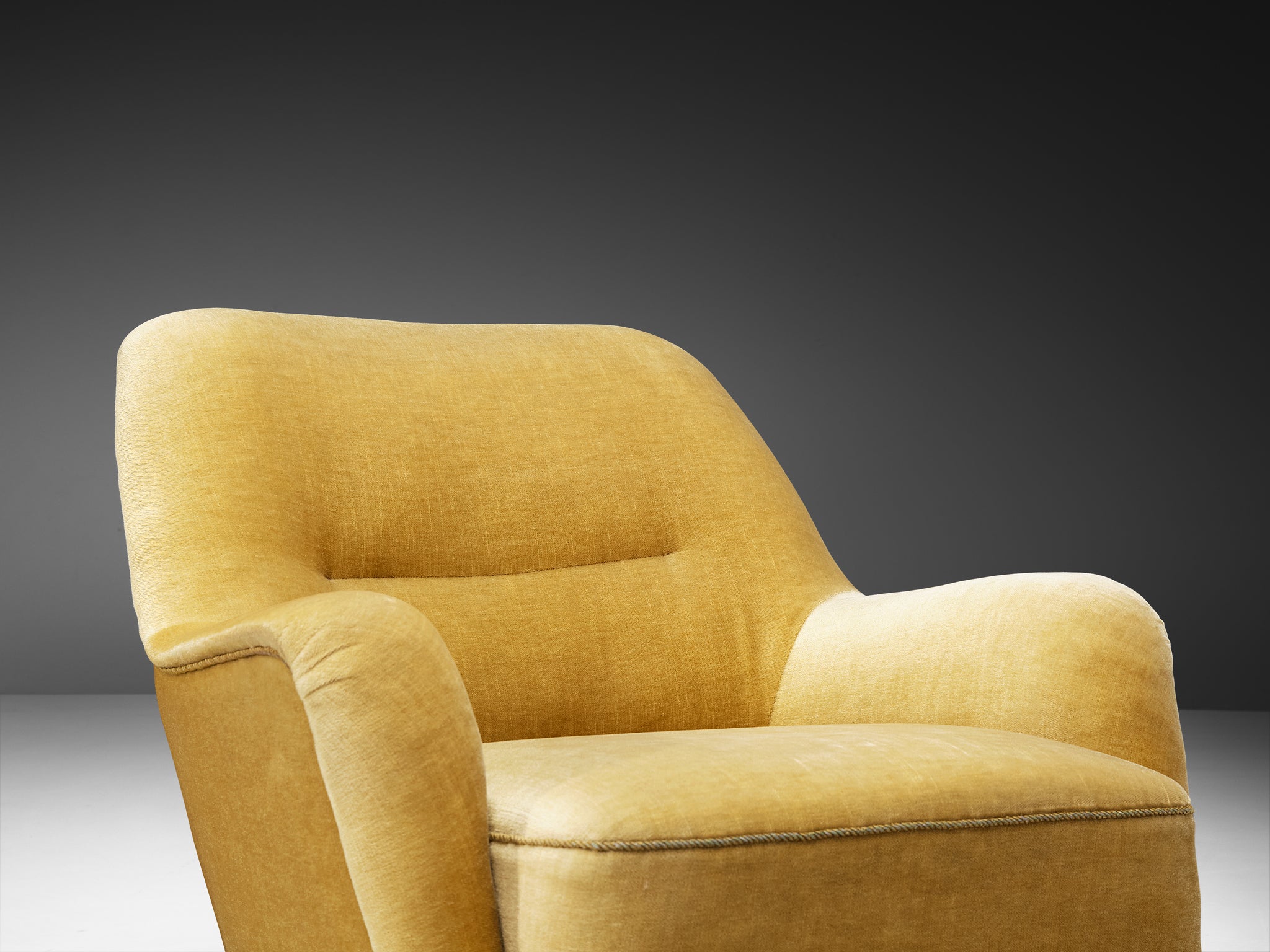 Pair of Mid-Century Modern Lounge Chairs in Velvet Seating Morentz