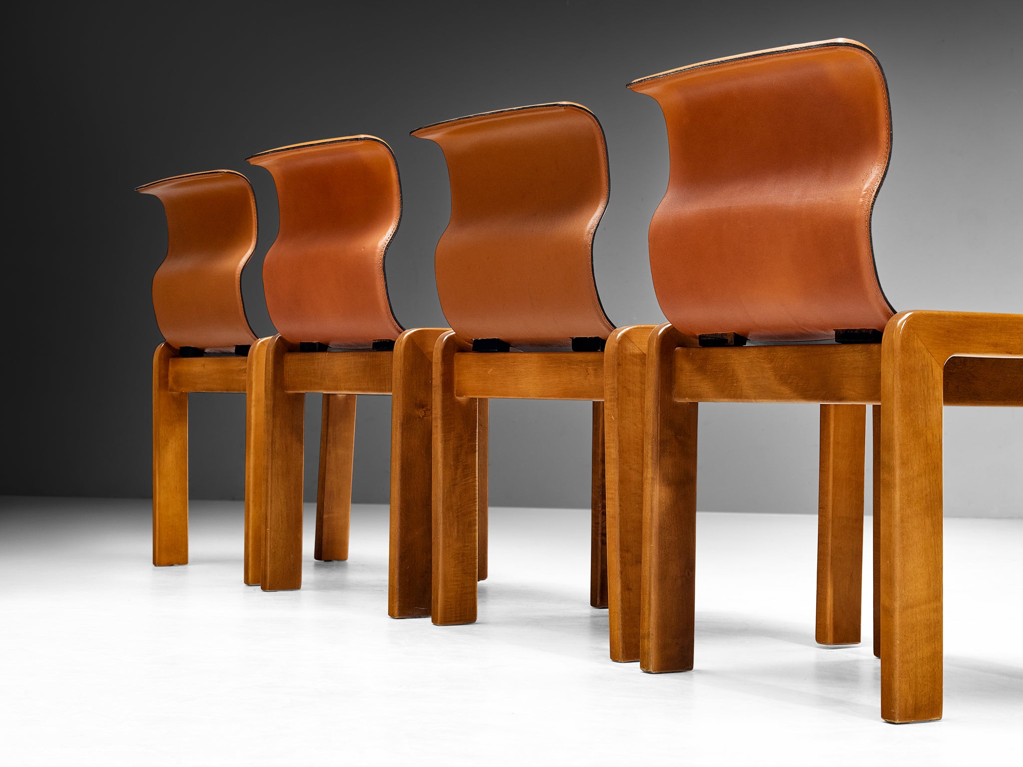 Italian Set of Eight Dining Chairs With Wavy Backrests in Saddle Leather, Walnut Seating Morentz