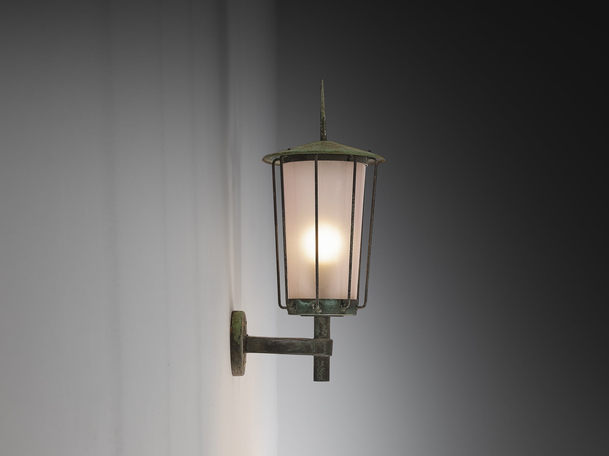 Hans Bergström for Ateljé Lyktan 'Knight' Wall Light in Copper and Blown Glass Lighting Morentz