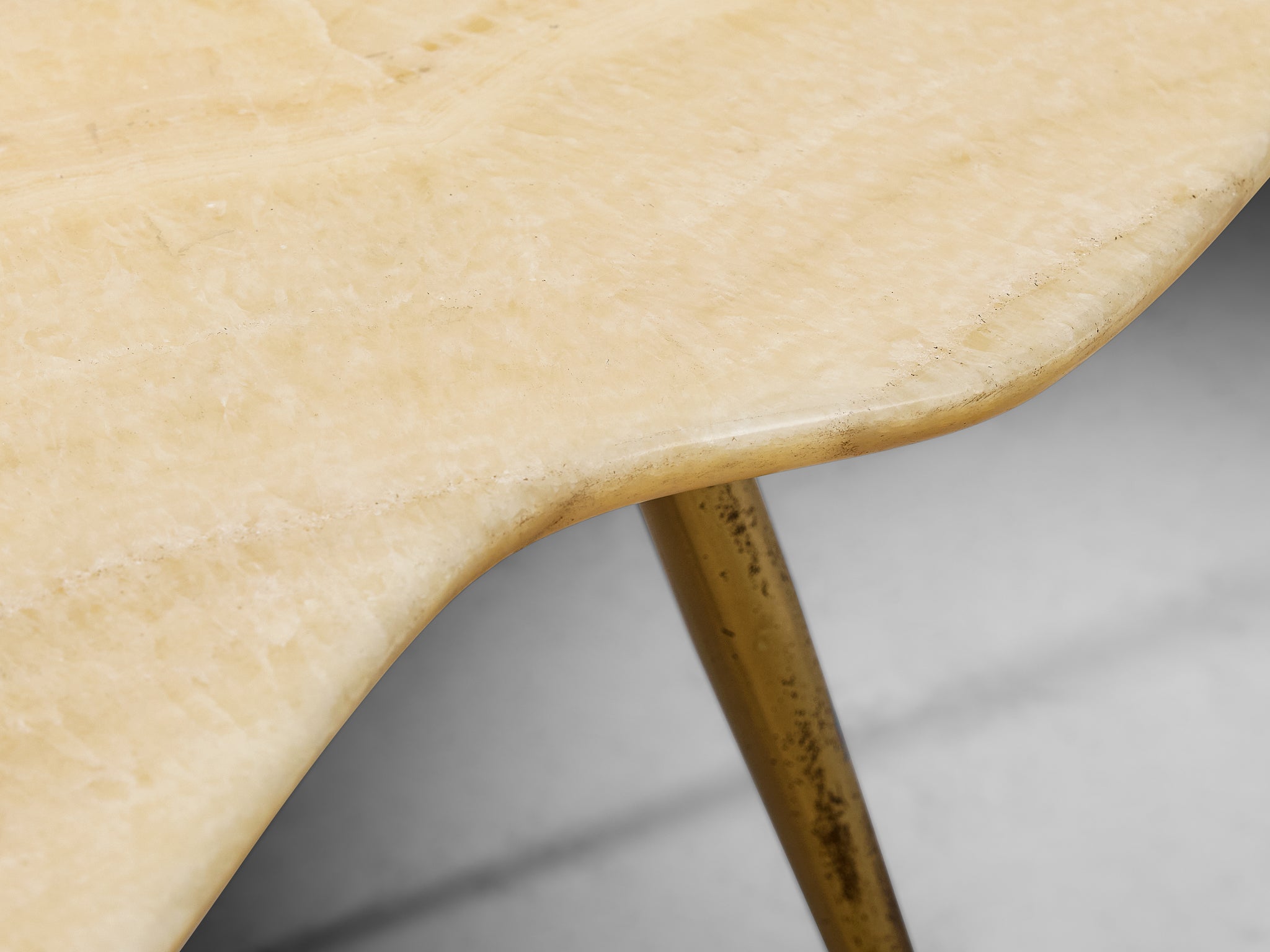 1950s Organically-Shaped Italian Coffee Table in White Onyx and Brass