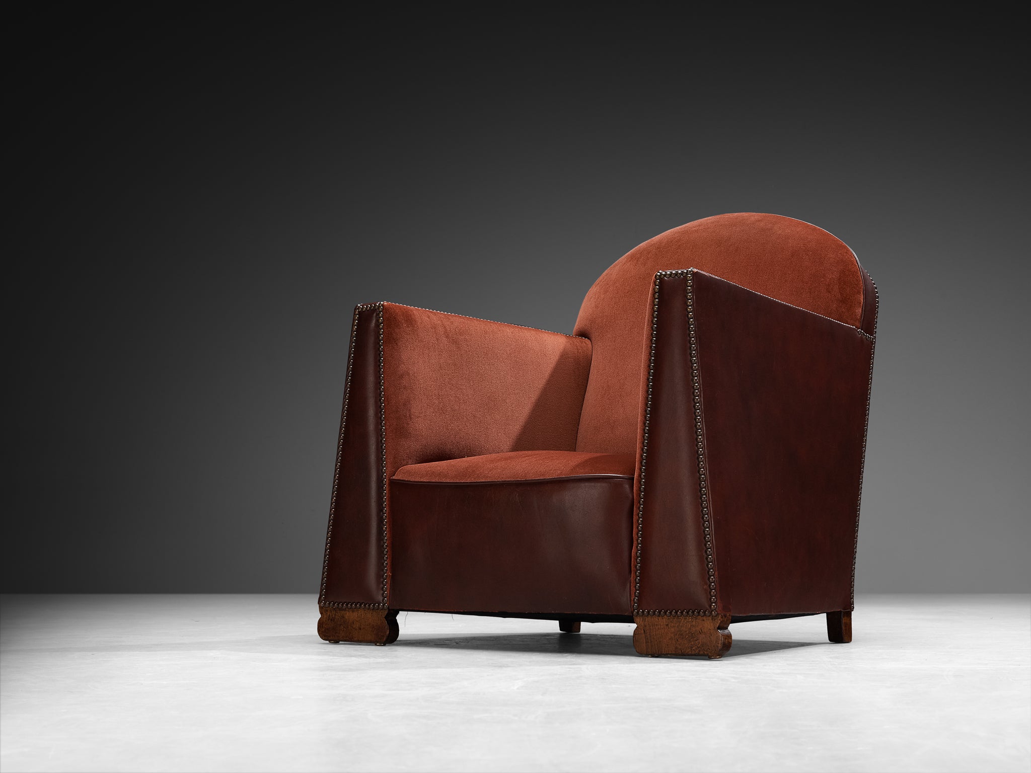 1930s Art Deco Lounge Chair with Trapezoidal Armrests Seating Morentz