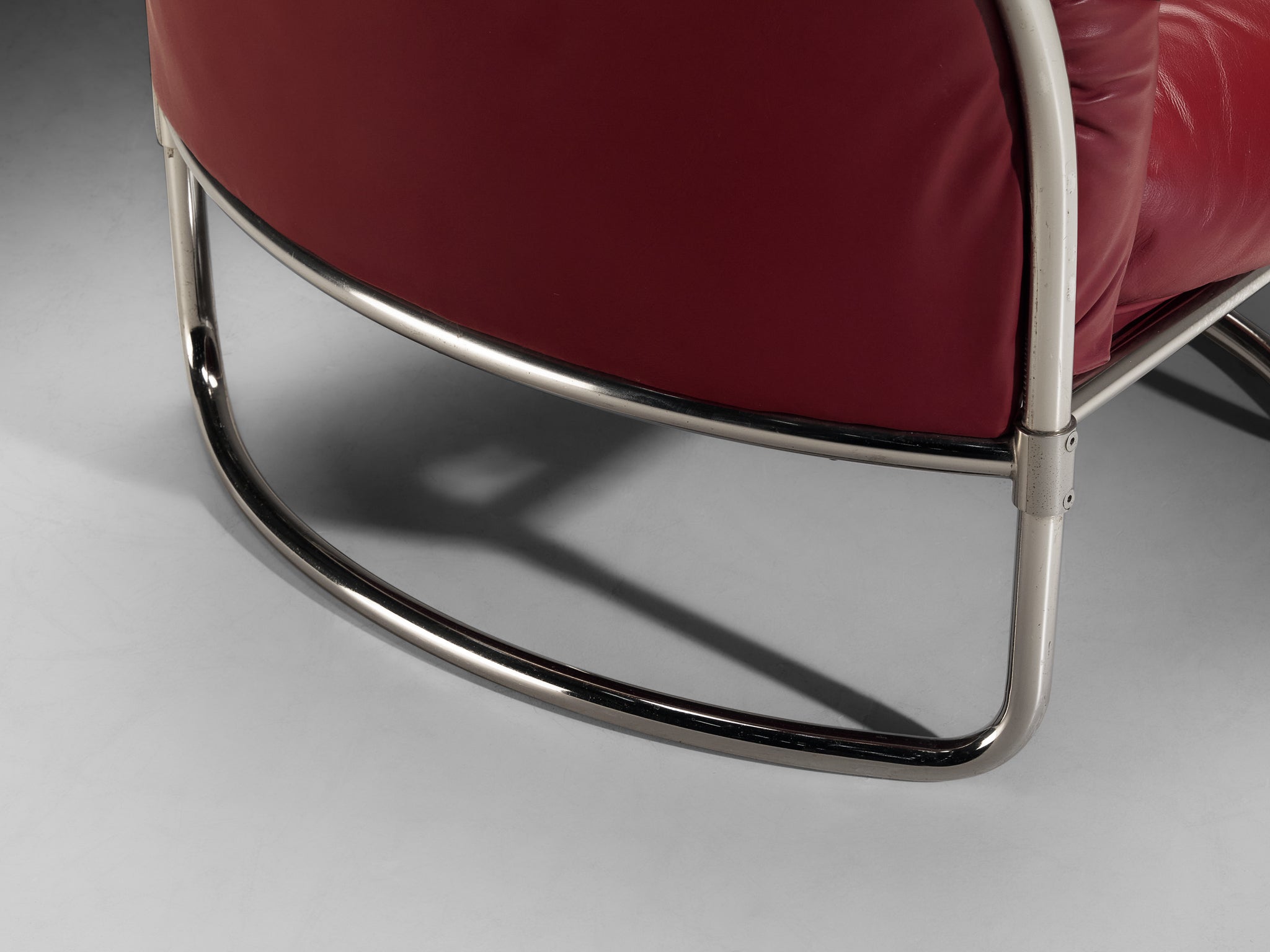 Carlo De Carli for Cinova Pair of '915' Lounge Chairs in Burgundy Red Leather Seating Morentz