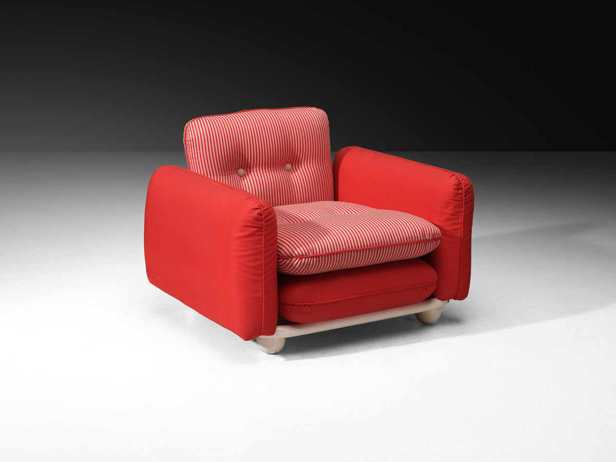 Postmodern Pair of Lounge Chairs in Red Striped and Red Fabric Seating Morentz