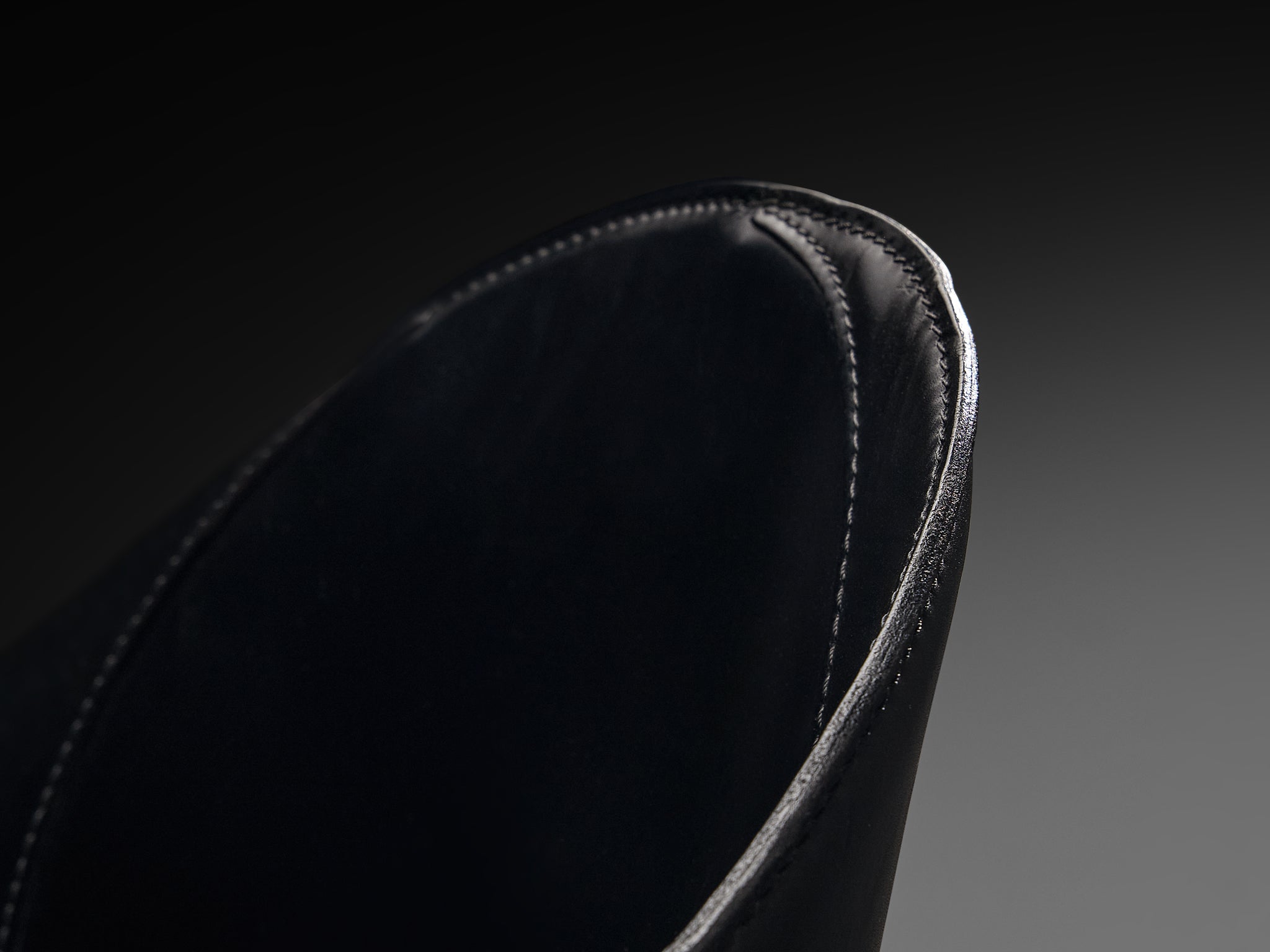 Mario Bellini for Cassina Set of Ten ‘Lira e Liuto’ Dining Chairs in Leather Seating Morentz