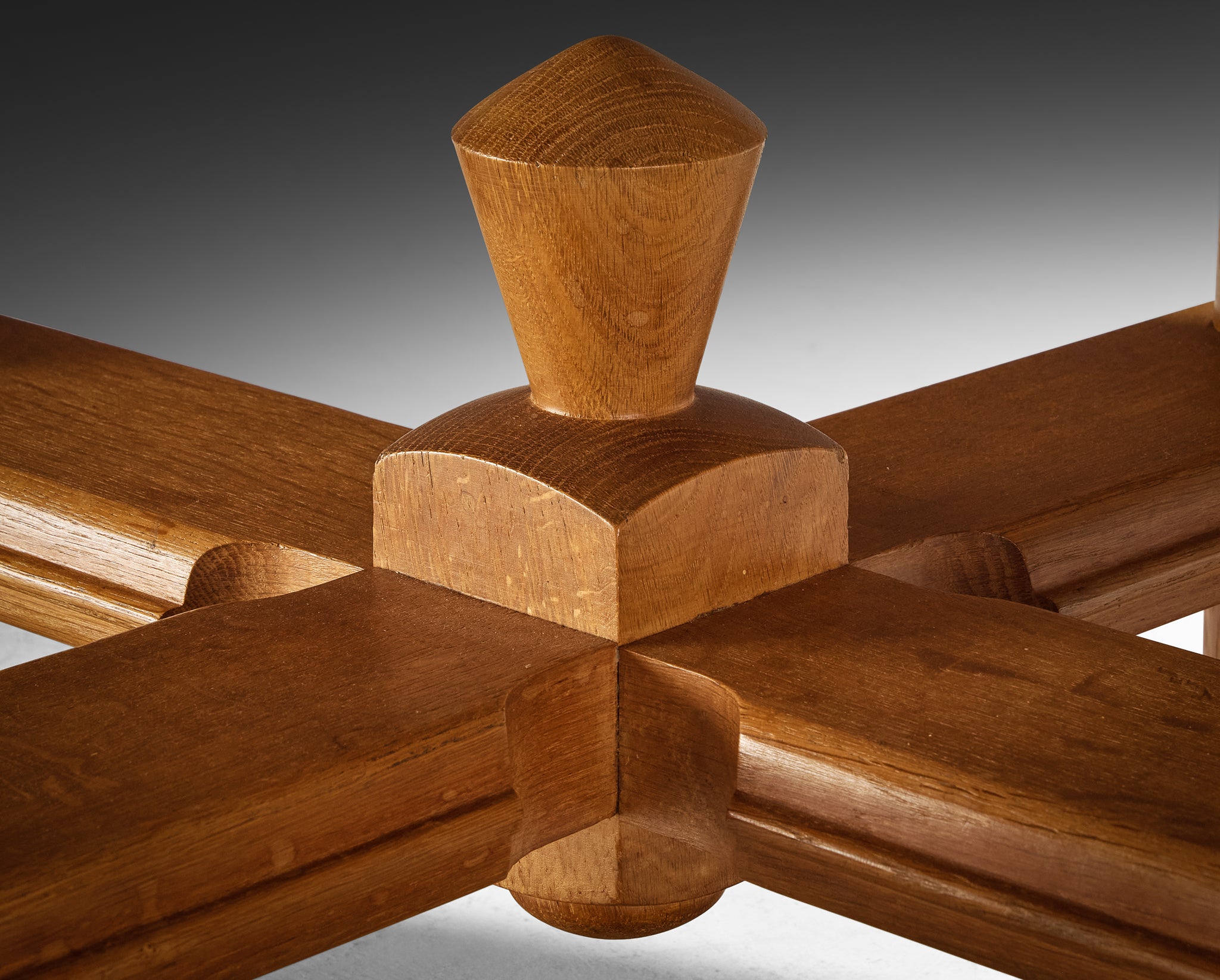 Guillerme & Chambron Extendable 'Victorine' Dining Table in Solid Oak Tables Morentz