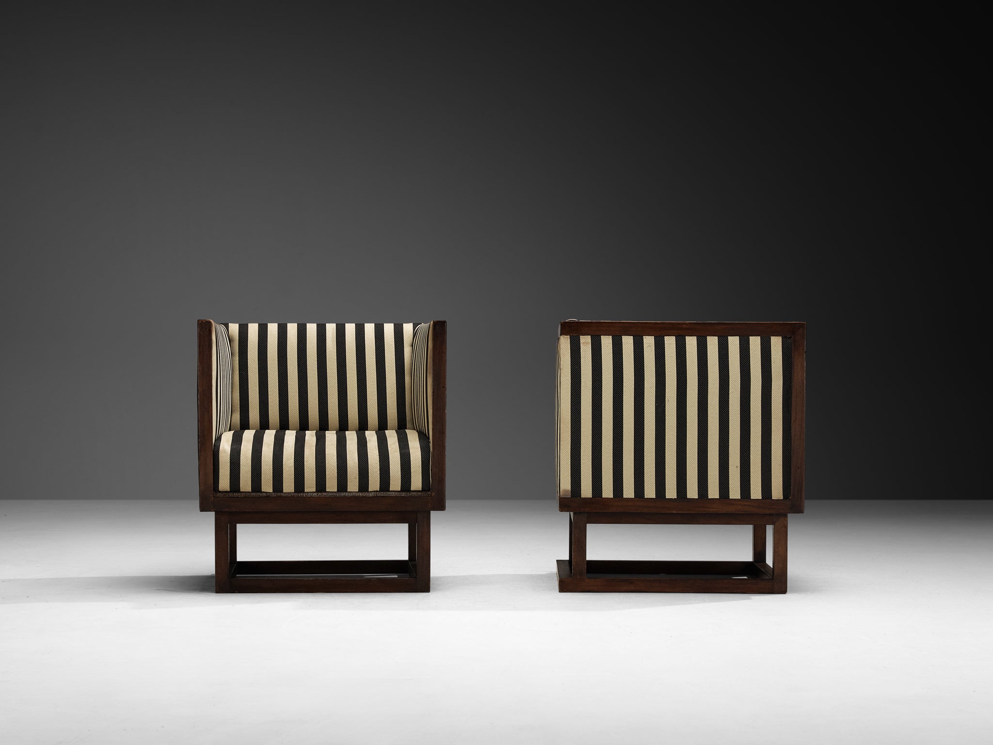 Josef Hoffmann Pair of 'Cabinett' Cubic Lounge Chairs in Mahogany