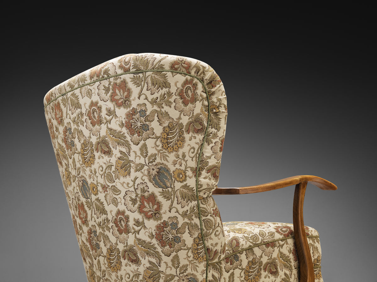 Pair of Wingback Lounge Chairs in Wood and Floral Upholstery, 1940s Seating Morentz