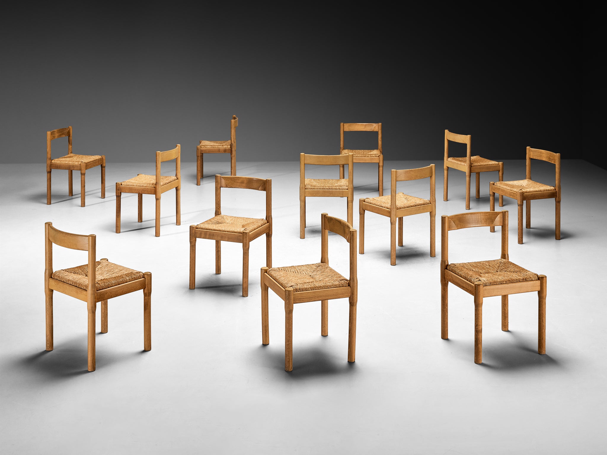 Early Vico Magistretti for Mario Luigi Comi 'Carimate' Dining Chairs in Wood Seating Morentz