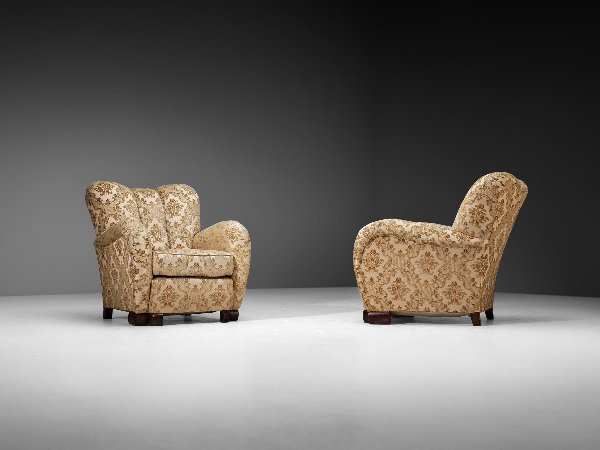 Pair of Mid-Century Lounge Chairs in Beige Floral Upholstery 1940s Seating Morentz