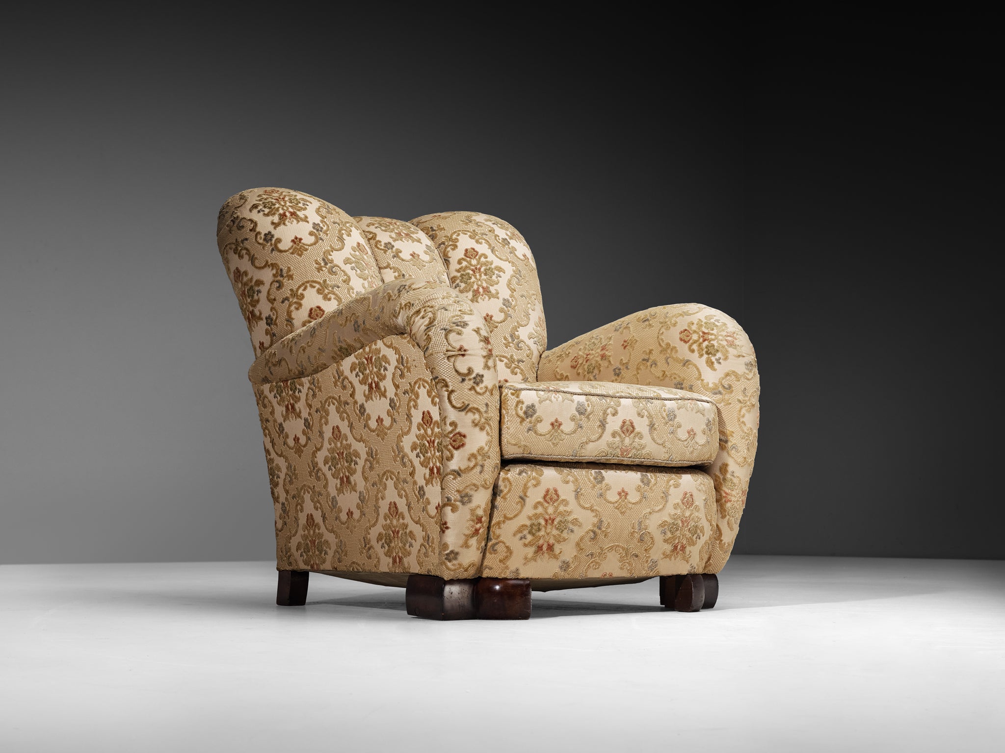 Pair of Mid-Century Lounge Chairs in Beige Floral Upholstery 1940s Seating Morentz