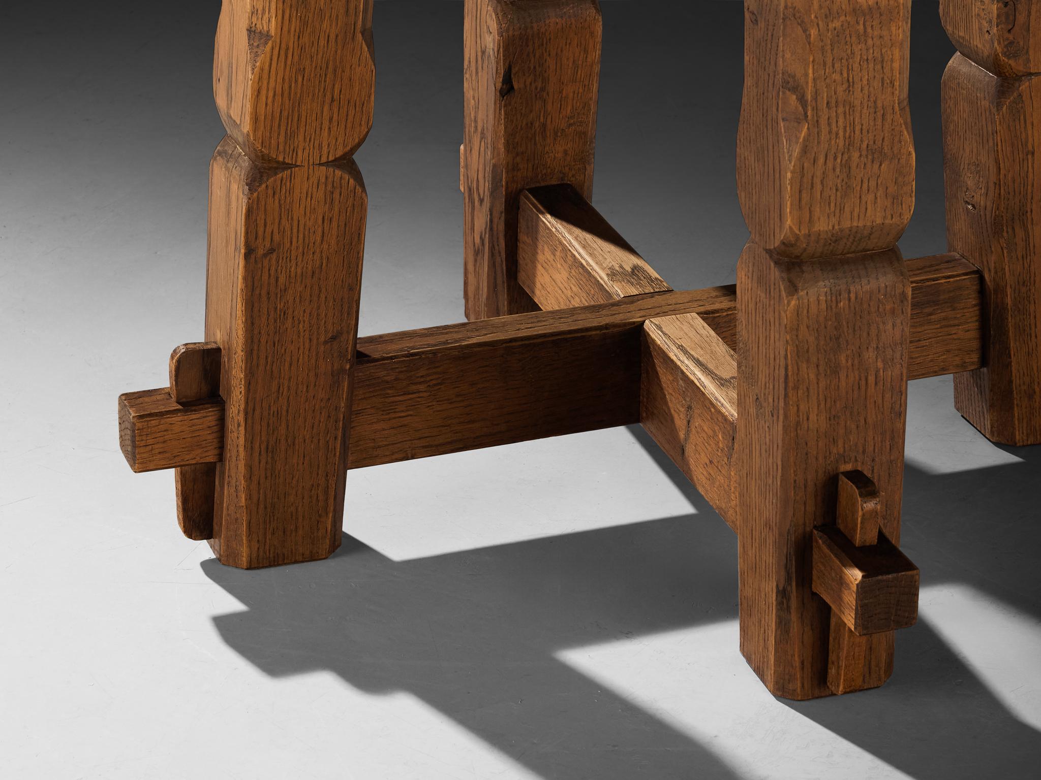 Rustic Round Dining Table in Solid Oak with Carved Base tables Morentz