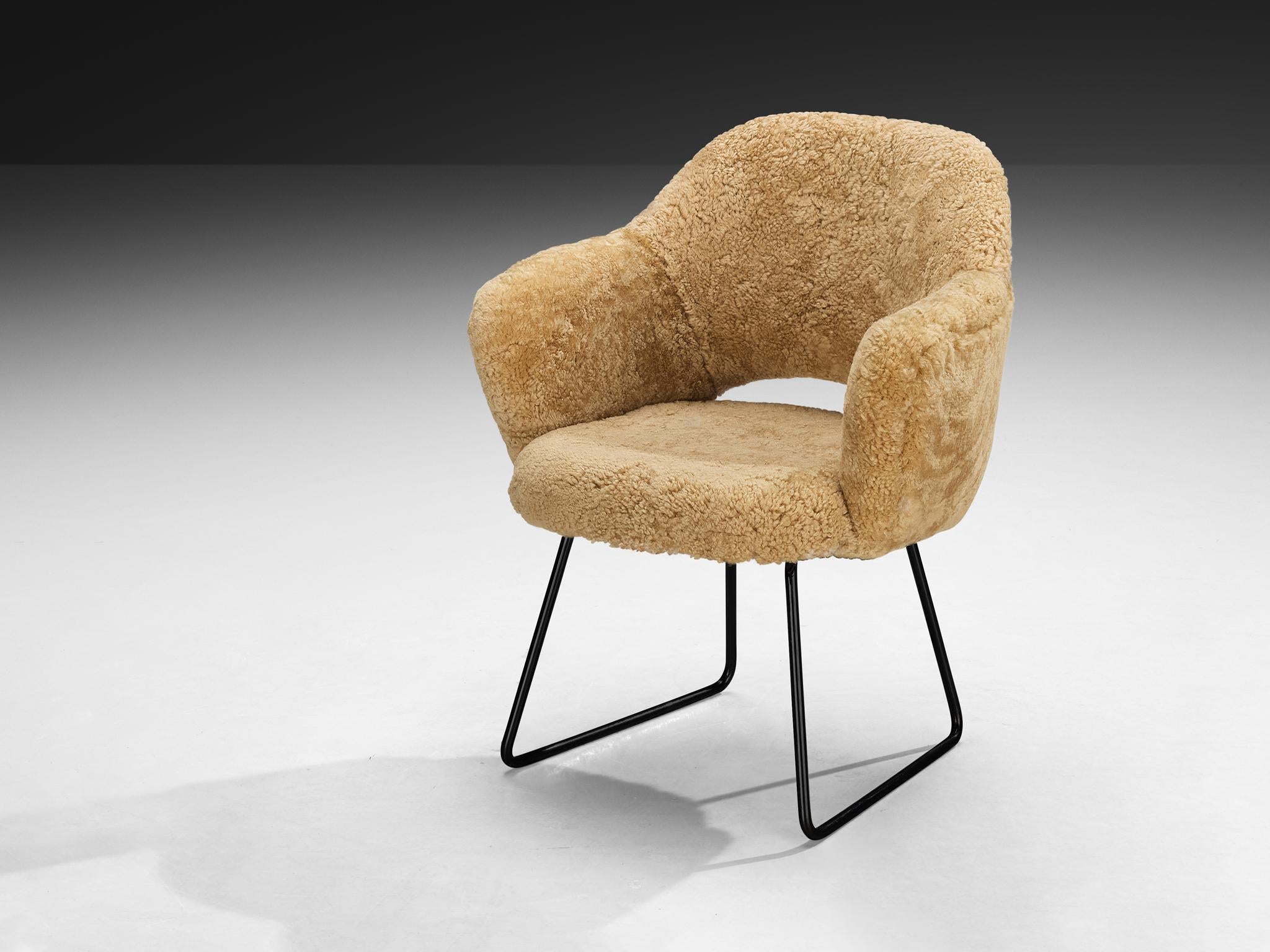 Eero Saarinen Limited Edition ‘Conference’ Armchair in Sheepskin seating Morentz