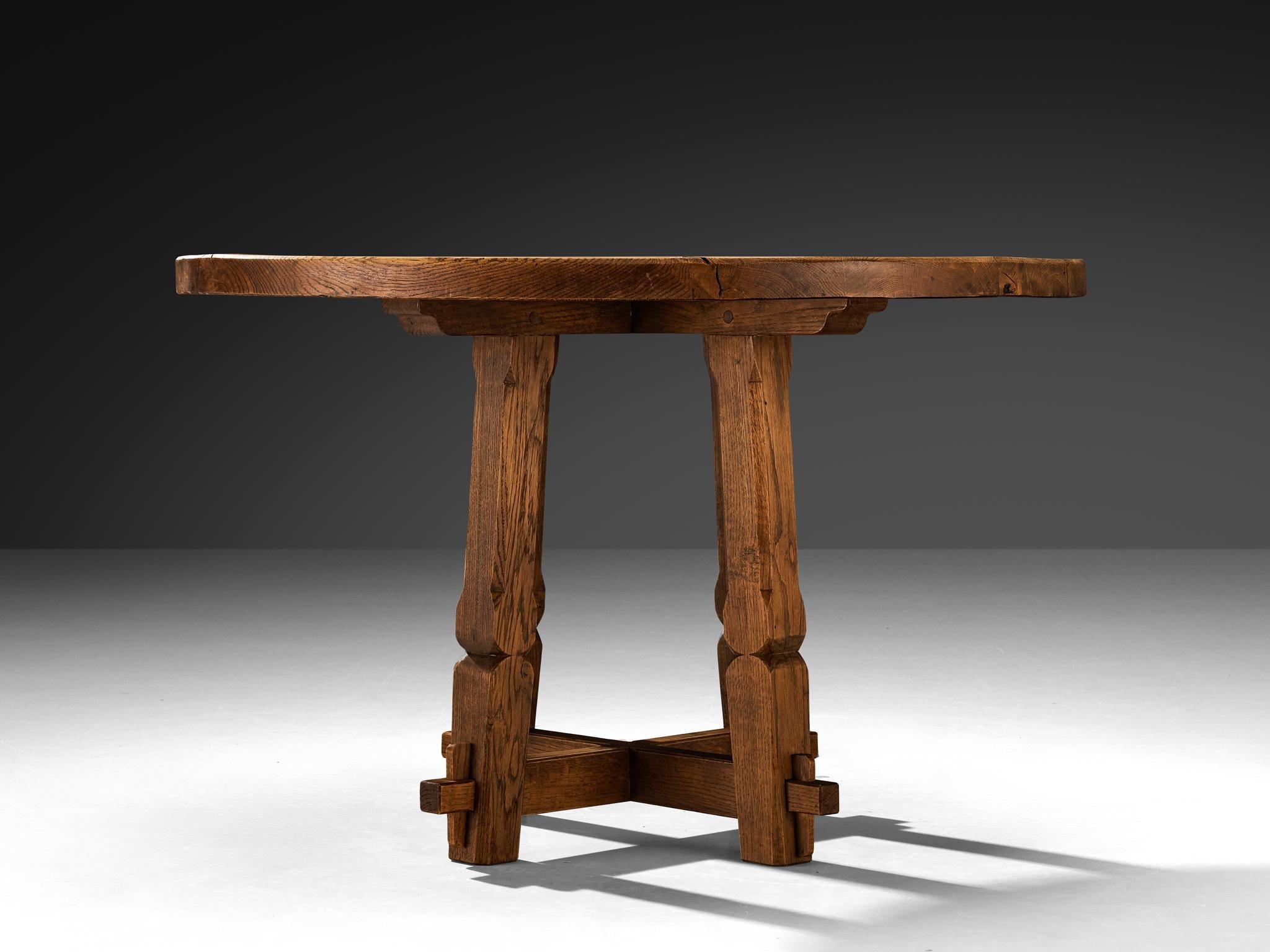 Rustic Round Dining Table in Solid Oak with Carved Base tables Morentz