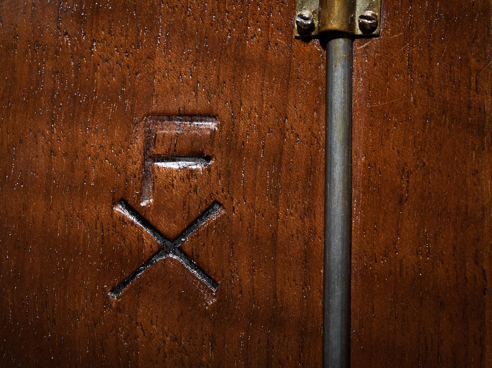 Fontana Arte Free-Standing Writing Desk in Walnut Burl and Brass tables Morentz