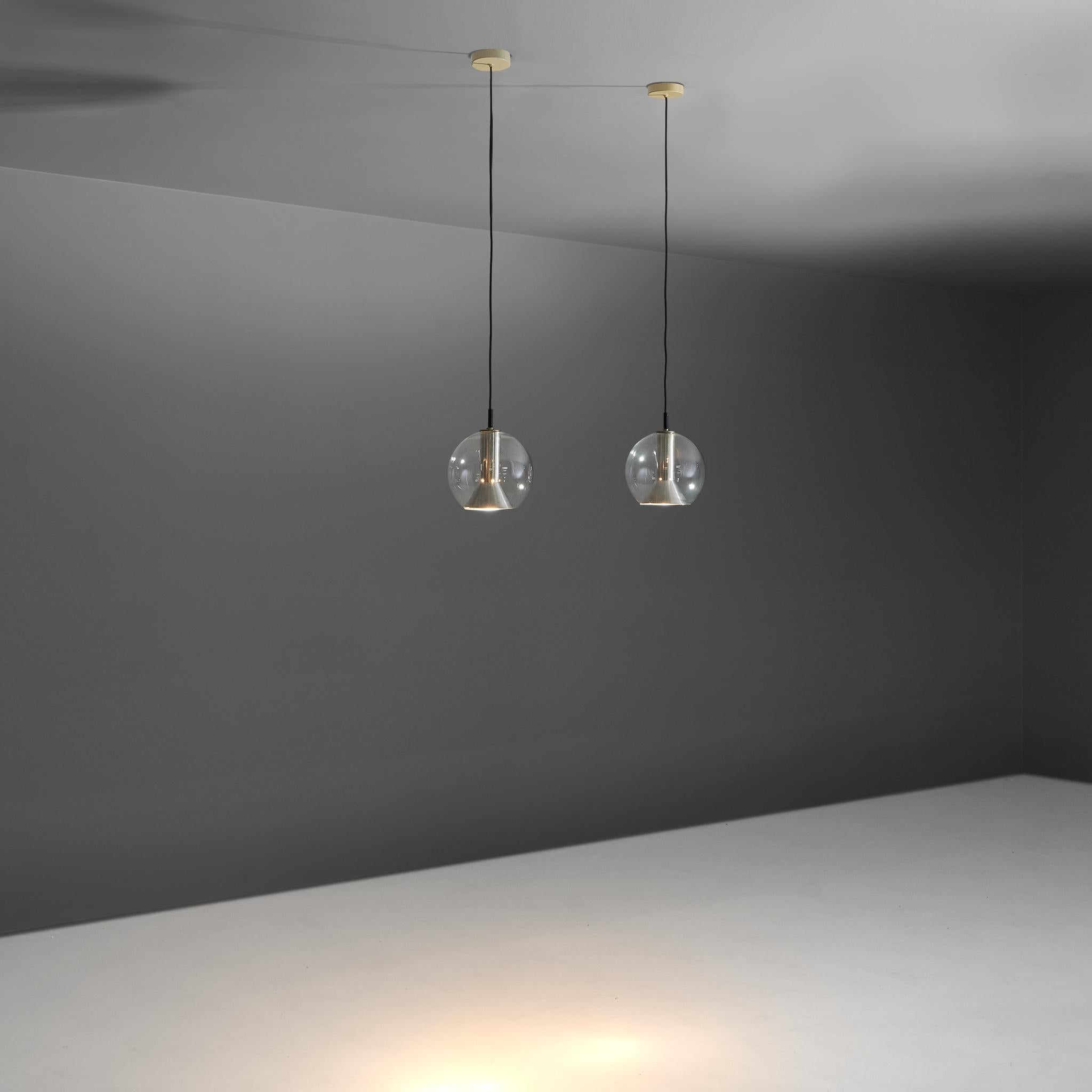 Frank Ligtelijn for RAAK 'Globe' Pendants lighting Morentz