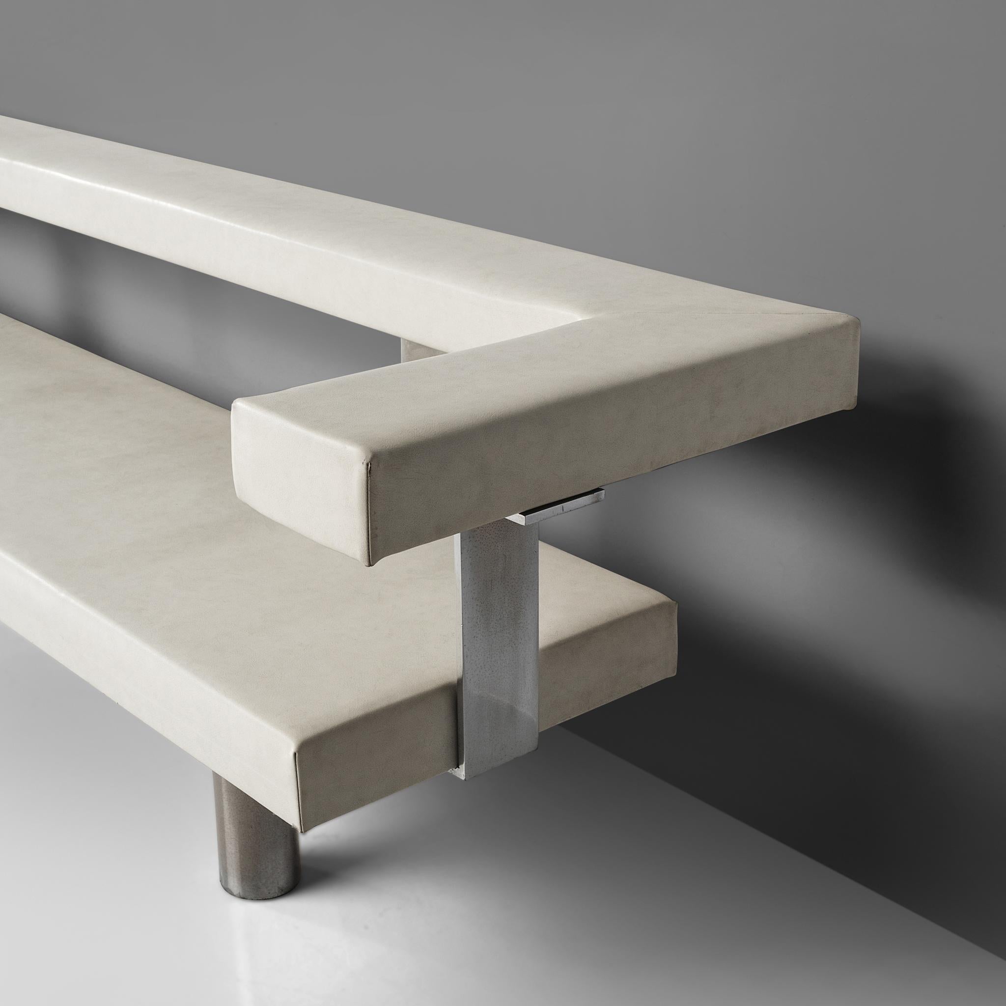 Gerrit Rietveld and J. Tricht Long Sofa seating Morentz