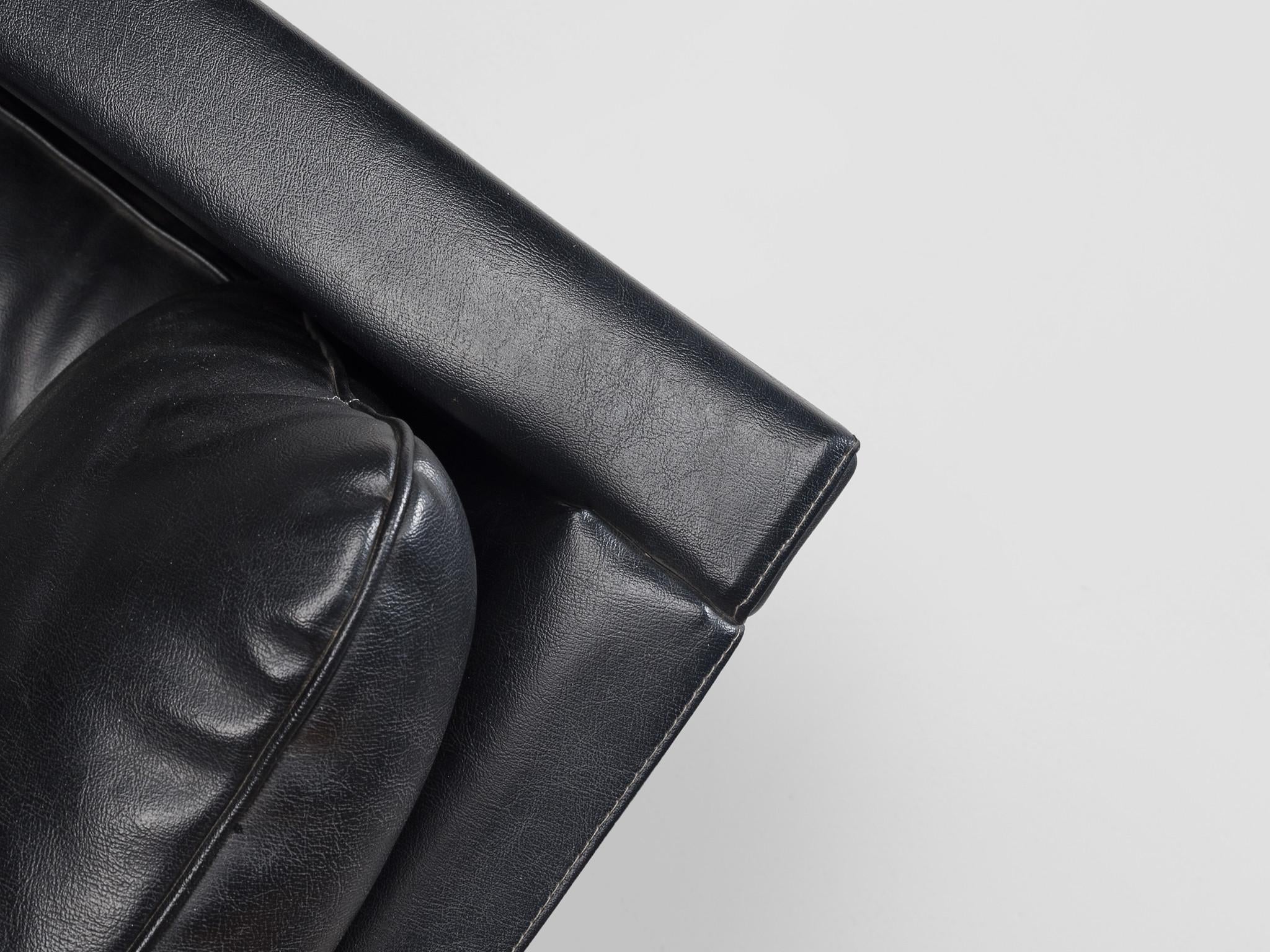 Pierre Paulin for Artifort Lounge Chair in Black Leather seating Morentz