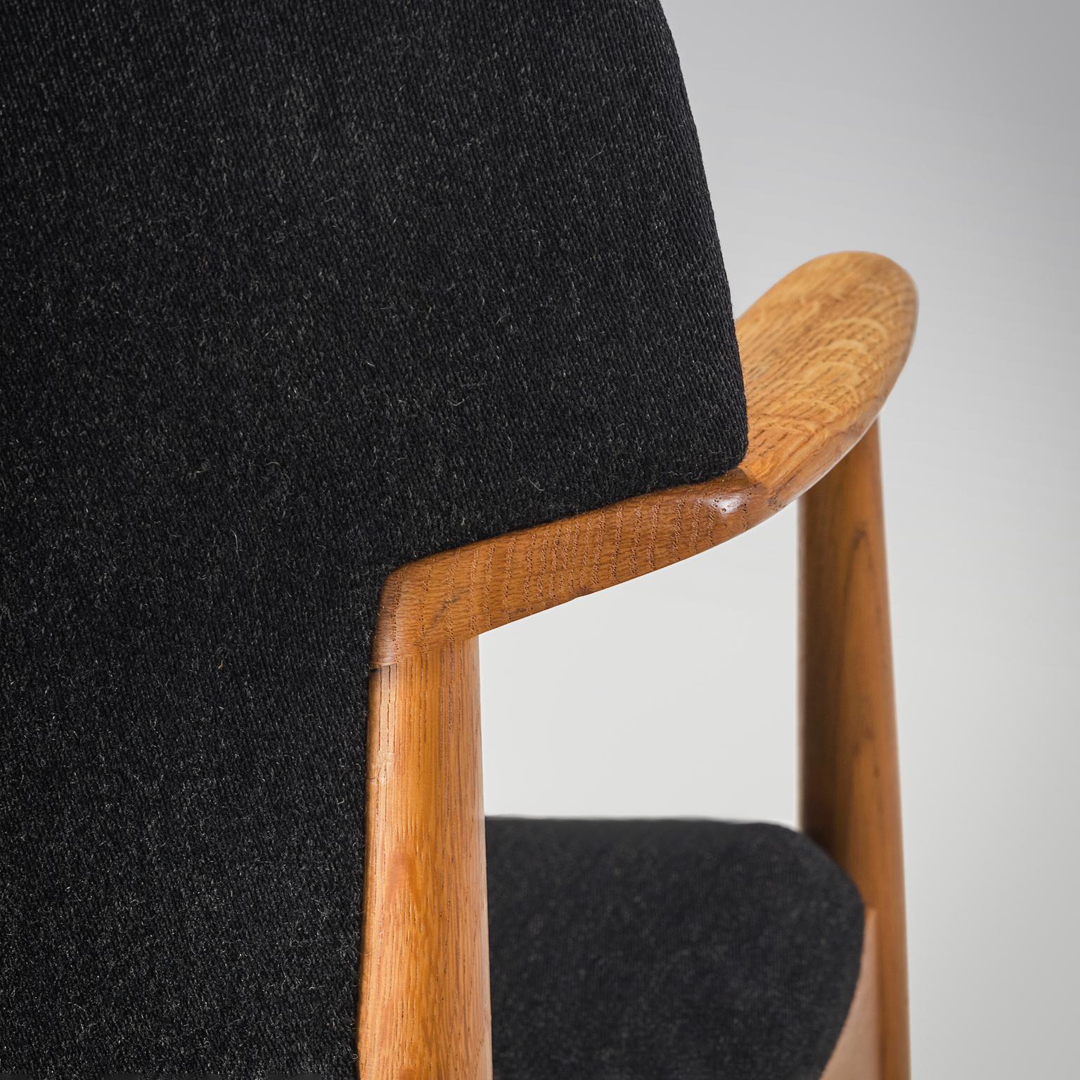 Aksel Bender Madsen for Fritz Hansen Set of Four Armchairs in Oak seating Morentz