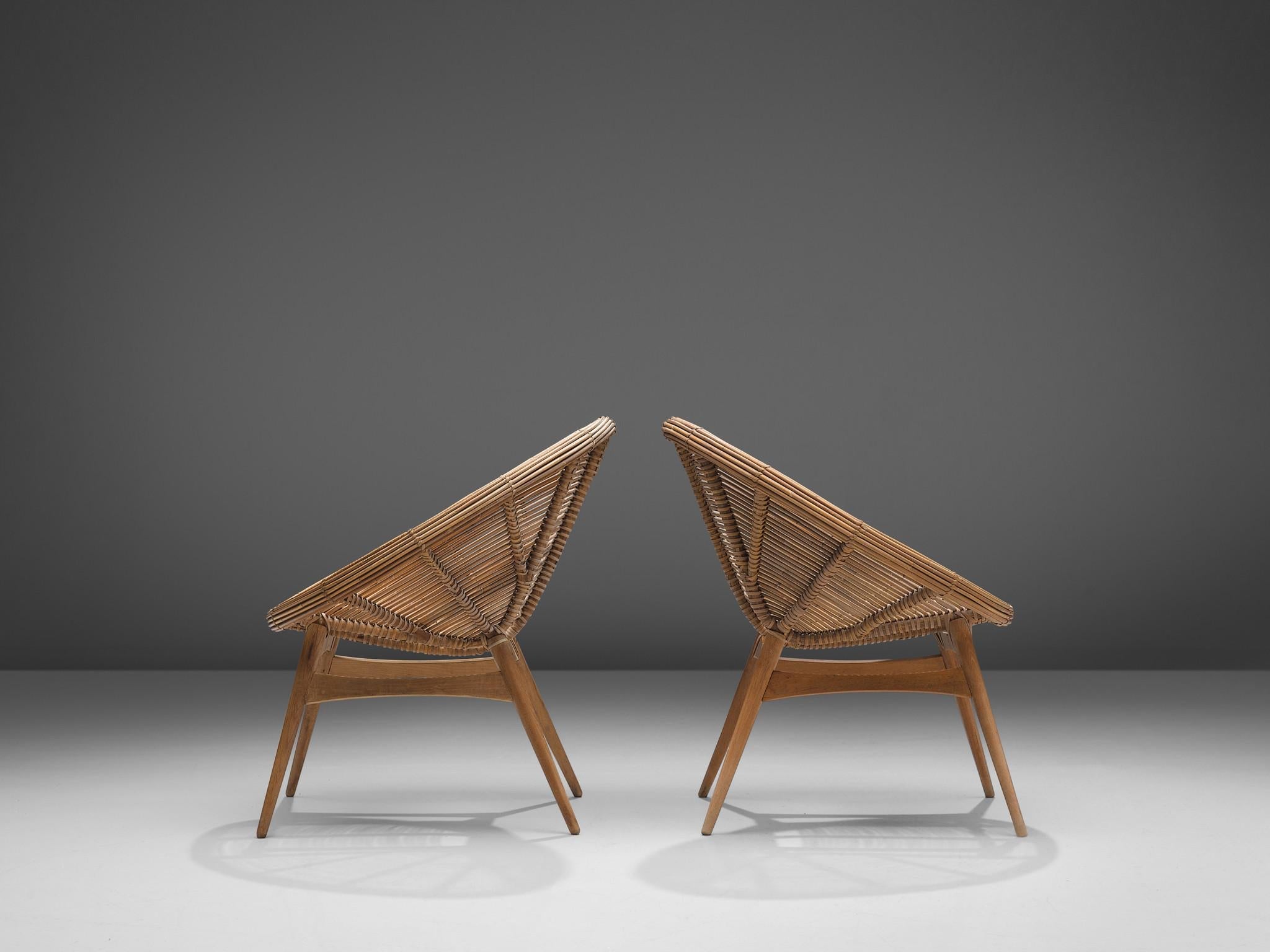 Patio Lounge Chairs in Bamboo and Wood seating Morentz