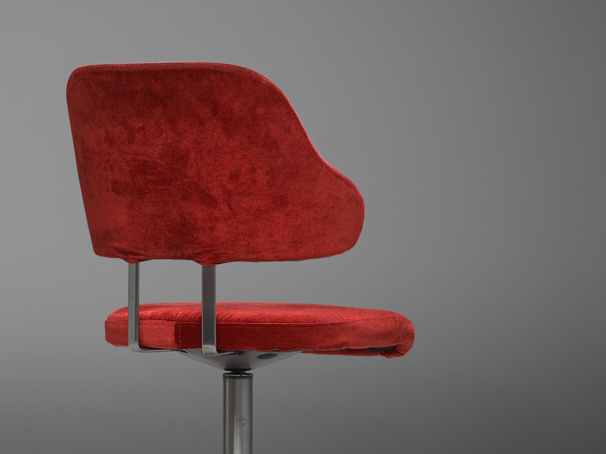 Barstool in Red Velvet Upholstery seating Morentz