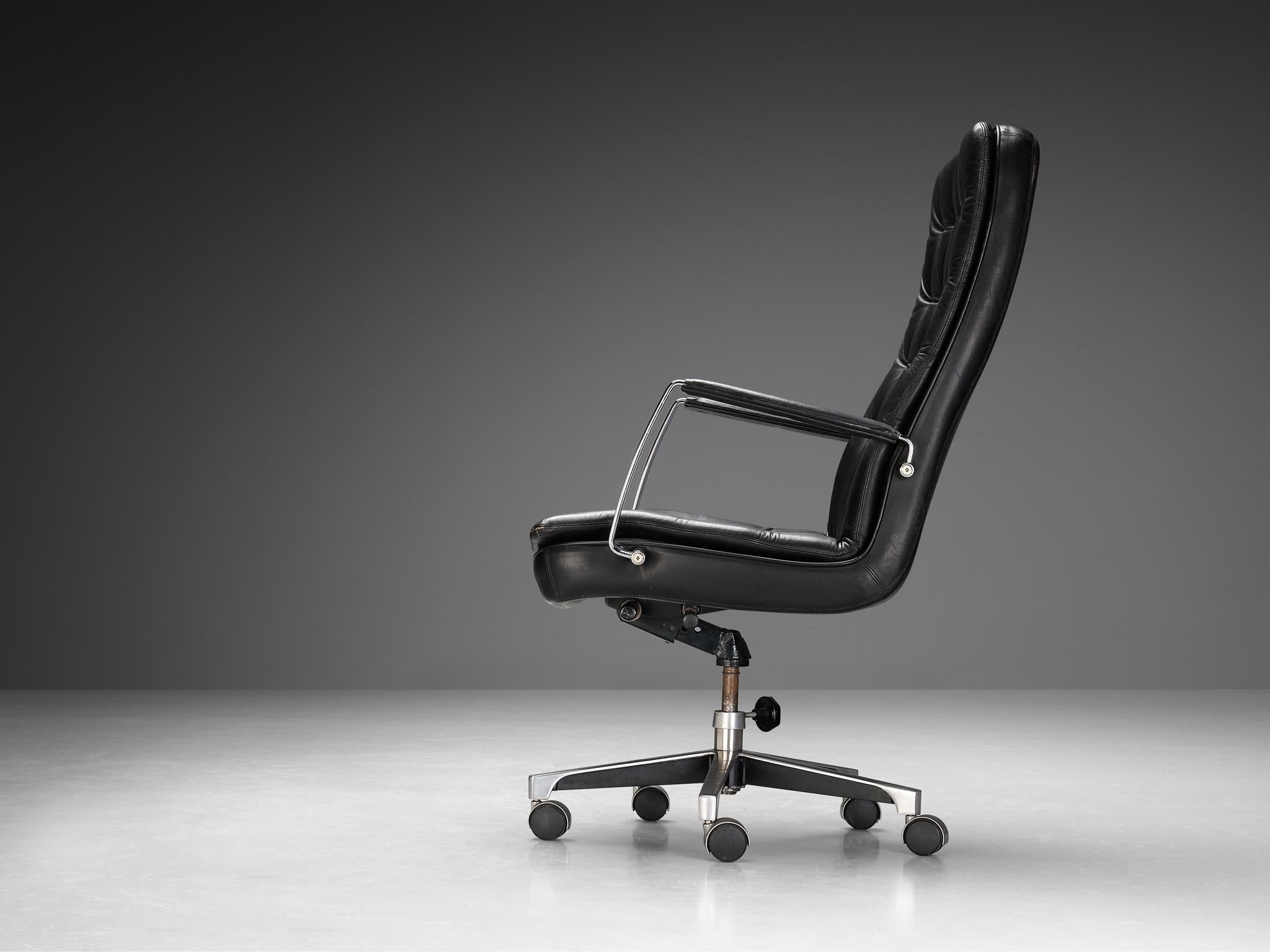 Dux of Sweden Office Chair in Black Leather and Chrome-plated Steel seating Morentz