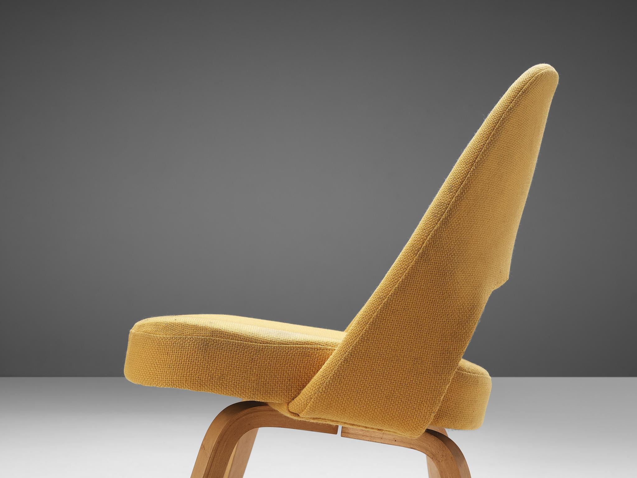 Eero Saarinen for Knoll 'Executive' Dining Chair in Ocher Yellow Upholstery seating Morentz