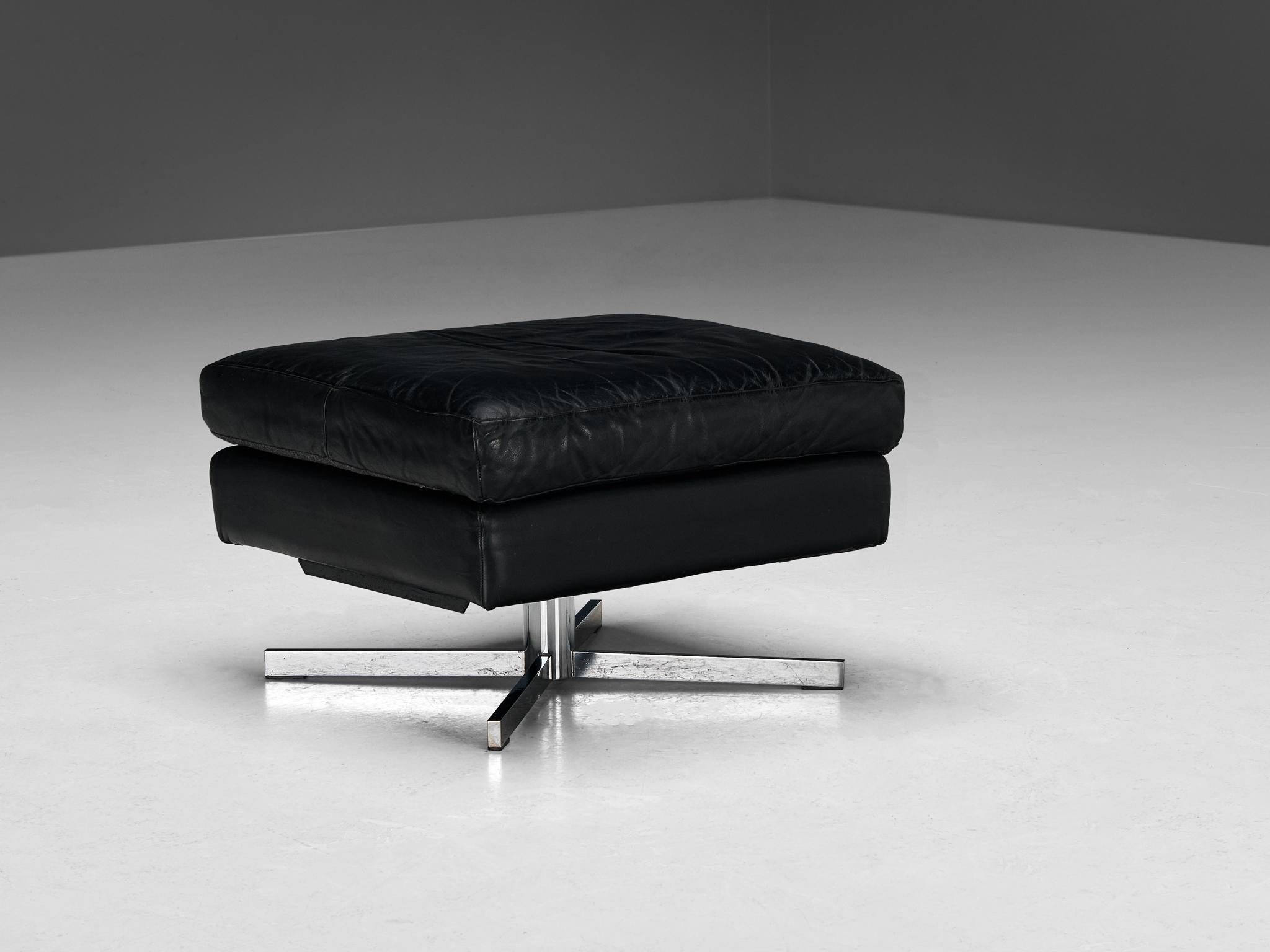Swivel Ottoman in Black Leather and Steel Base seating Morentz